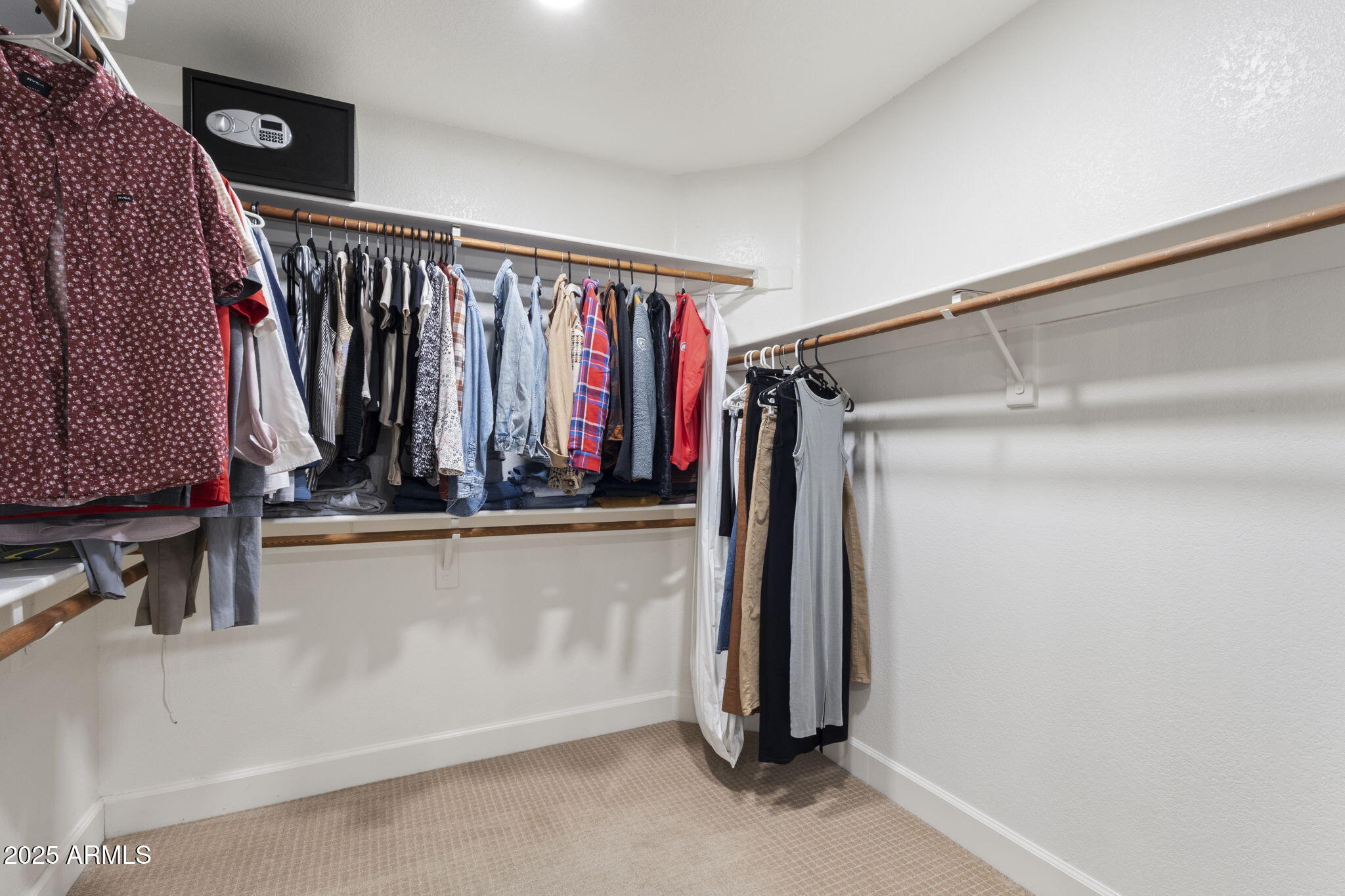 5433 E HARTFORD Avenue