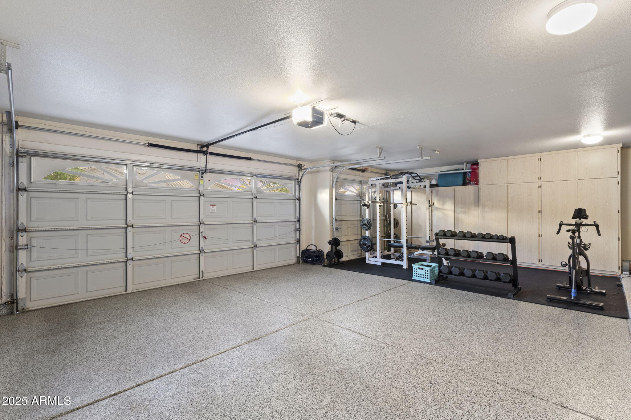 5433 E HARTFORD Avenue