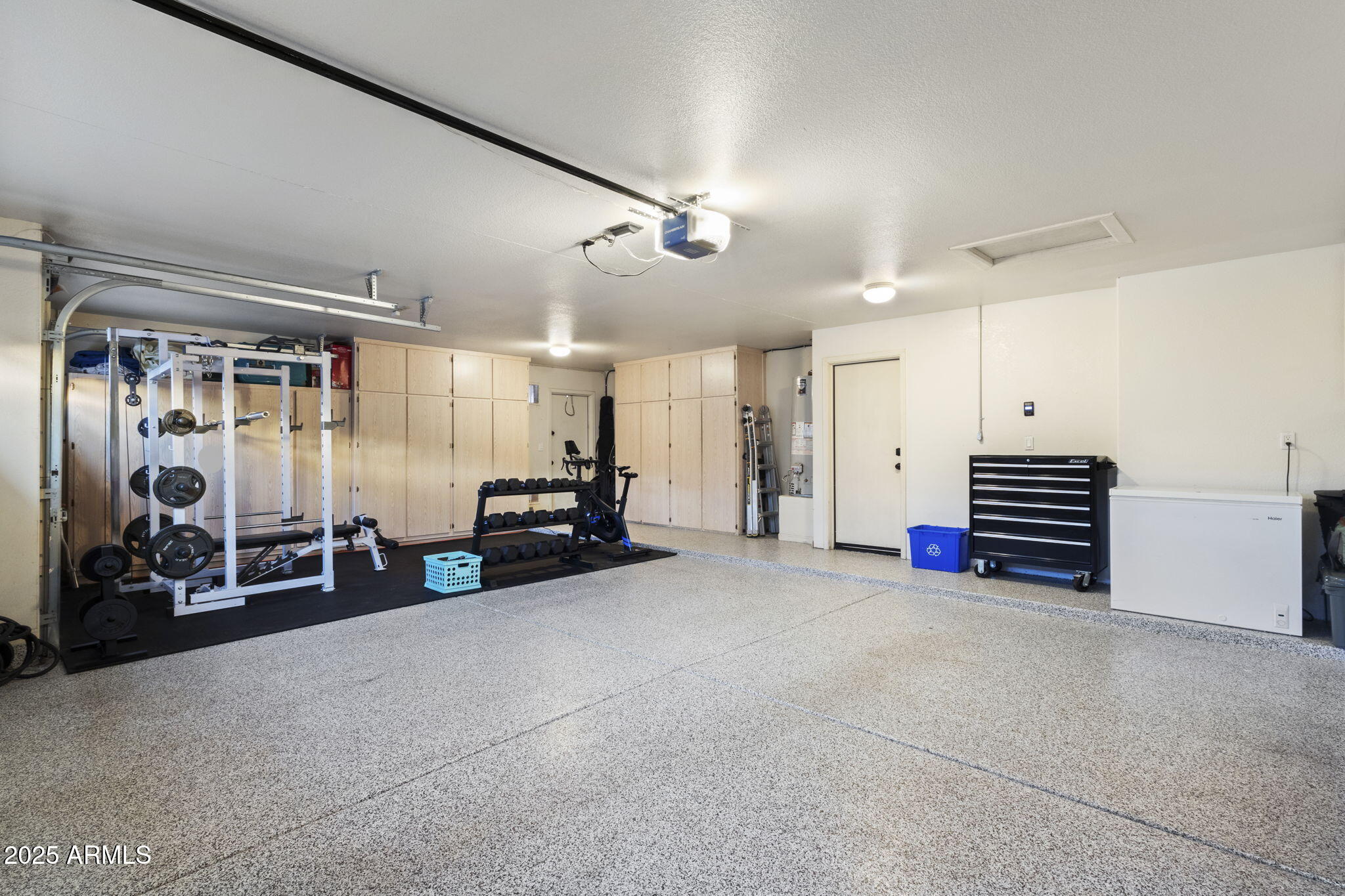 5433 E HARTFORD Avenue