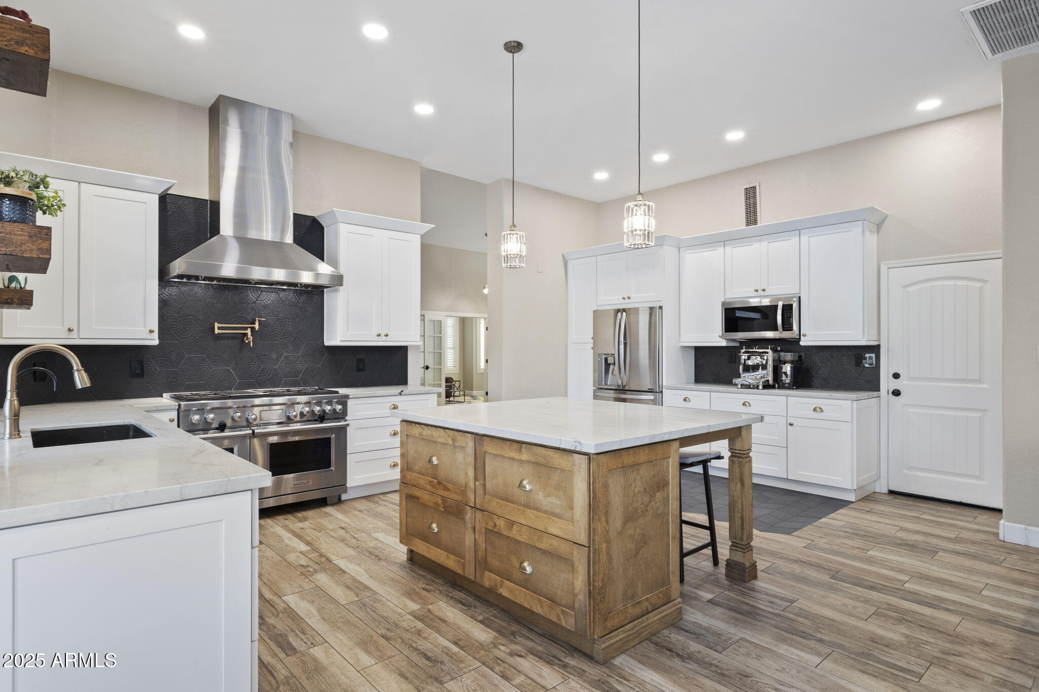 5433 E HARTFORD Avenue