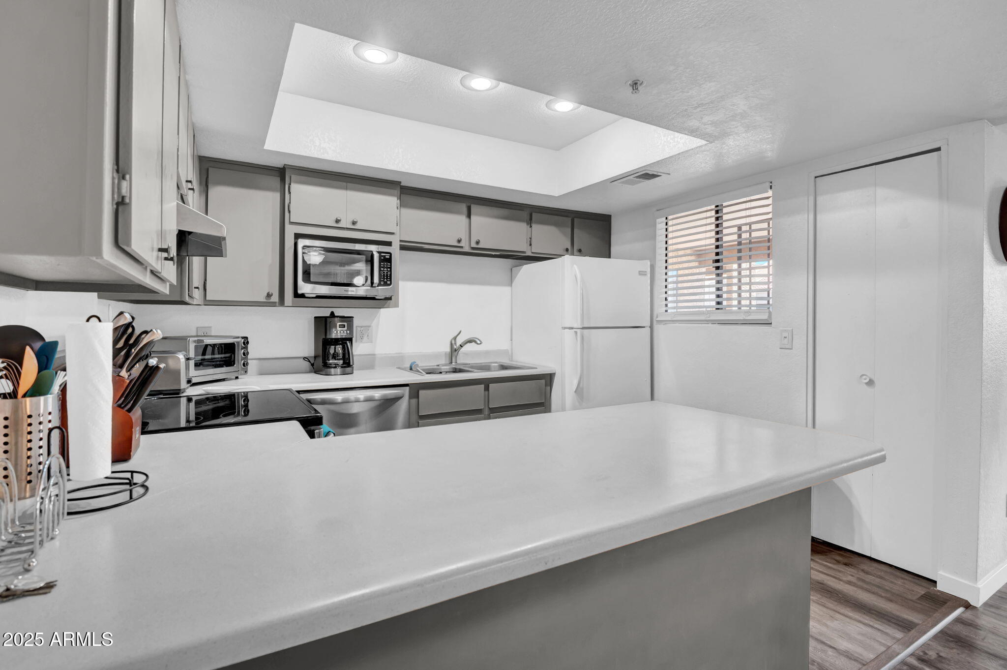 8155 E ROOSEVELT Street, 225