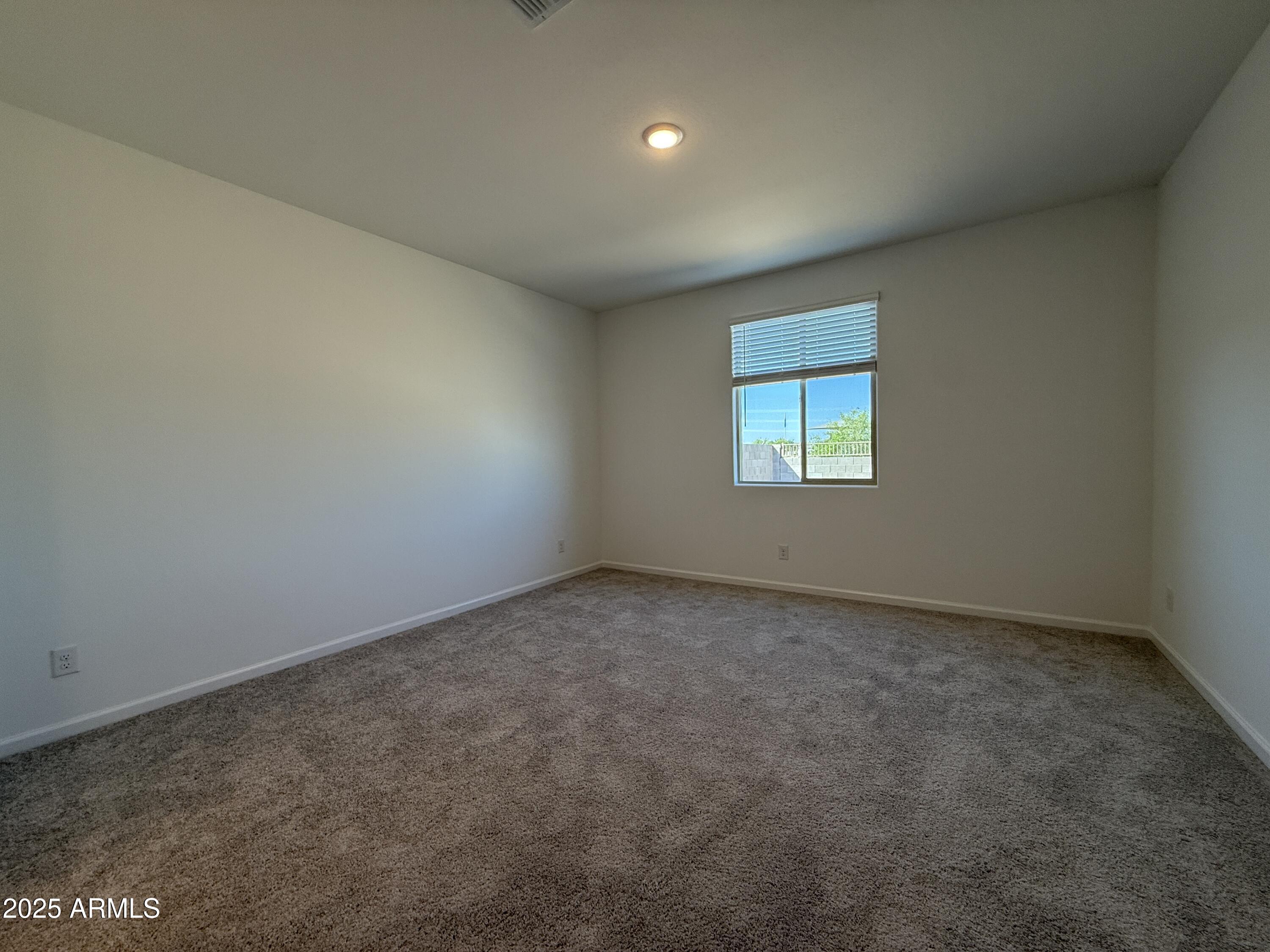 9628 W TAMARISK Avenue