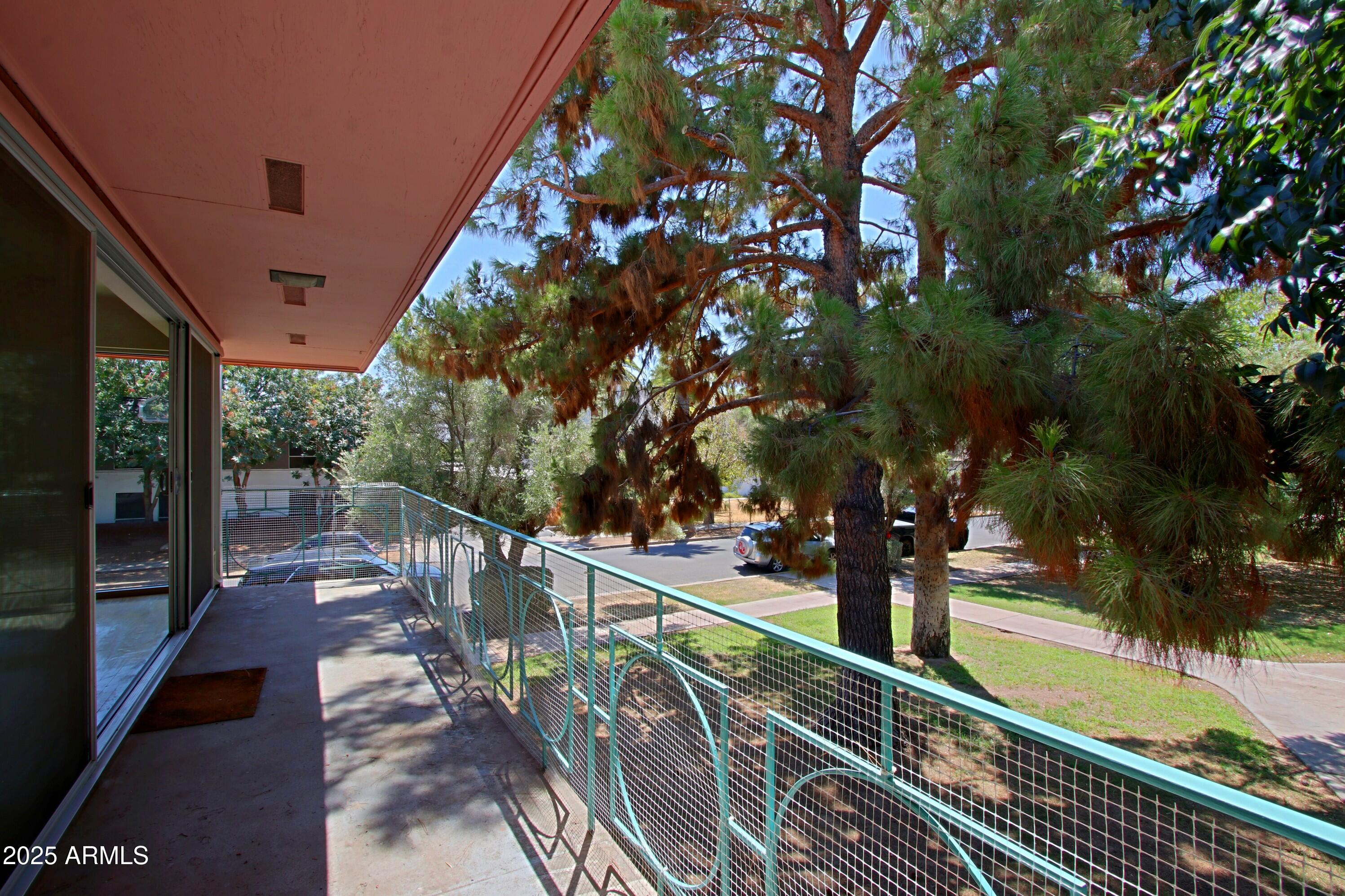 190 E CORONADO Road, 73