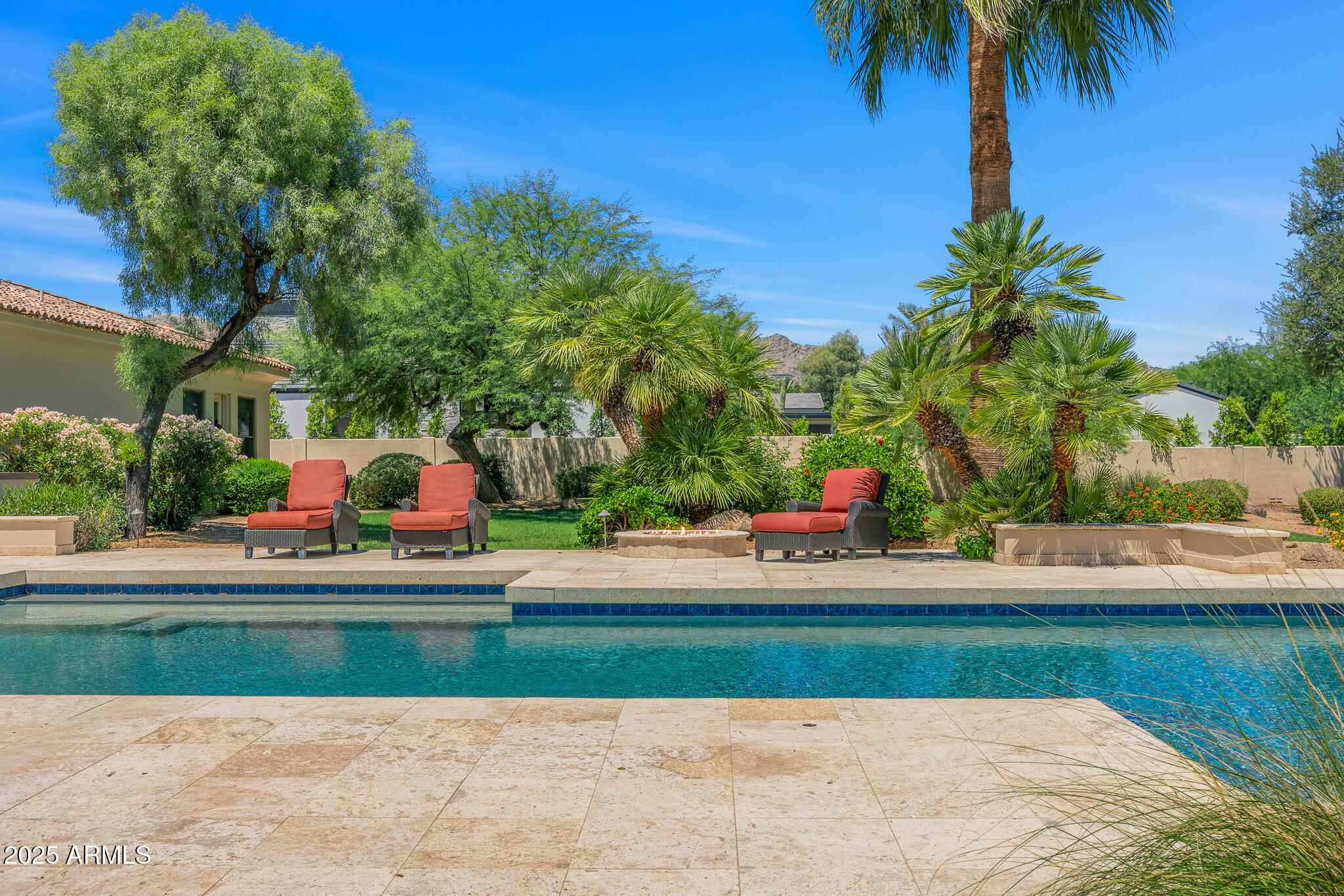 6908 E Hummingbird Lane