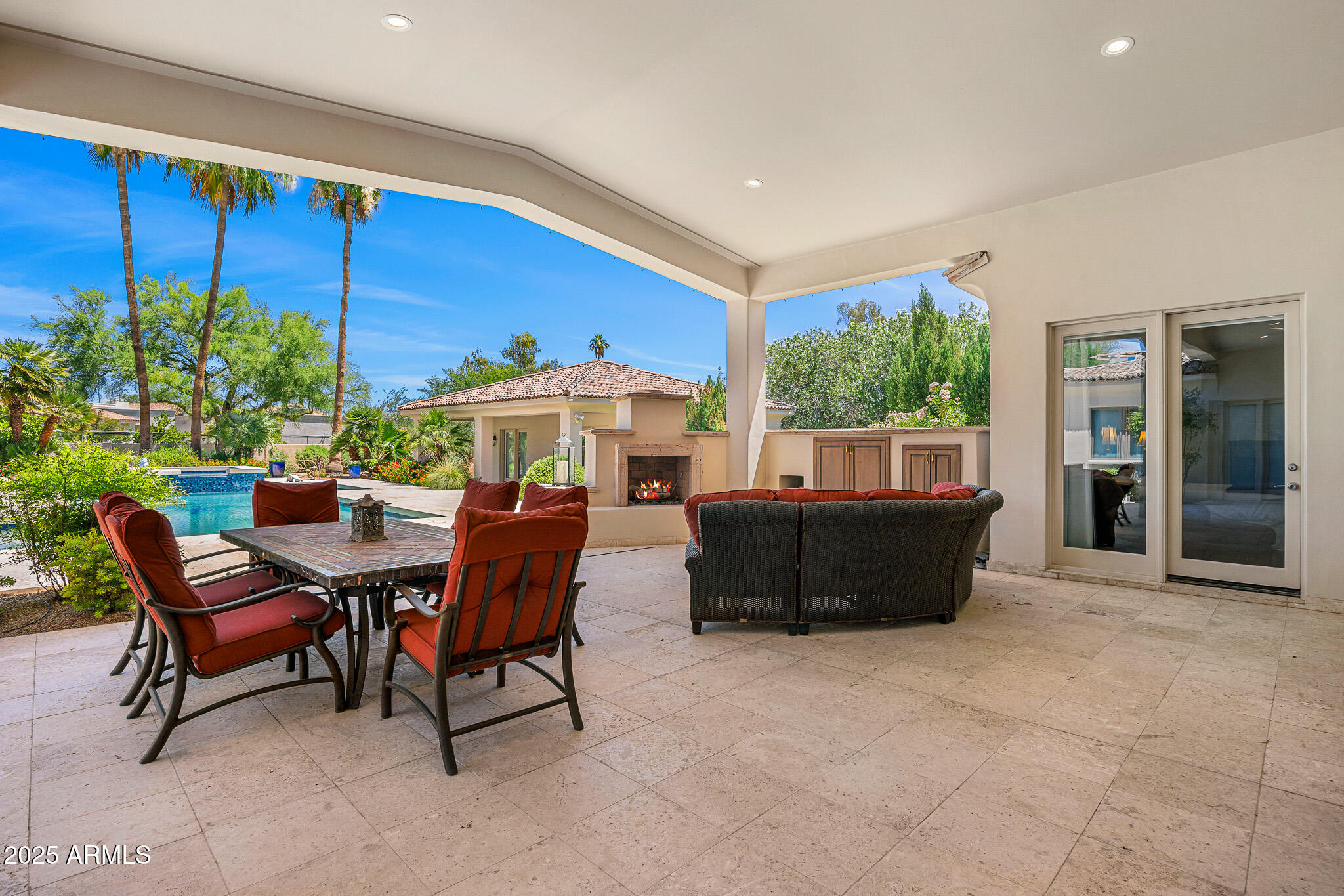 6908 E Hummingbird Lane