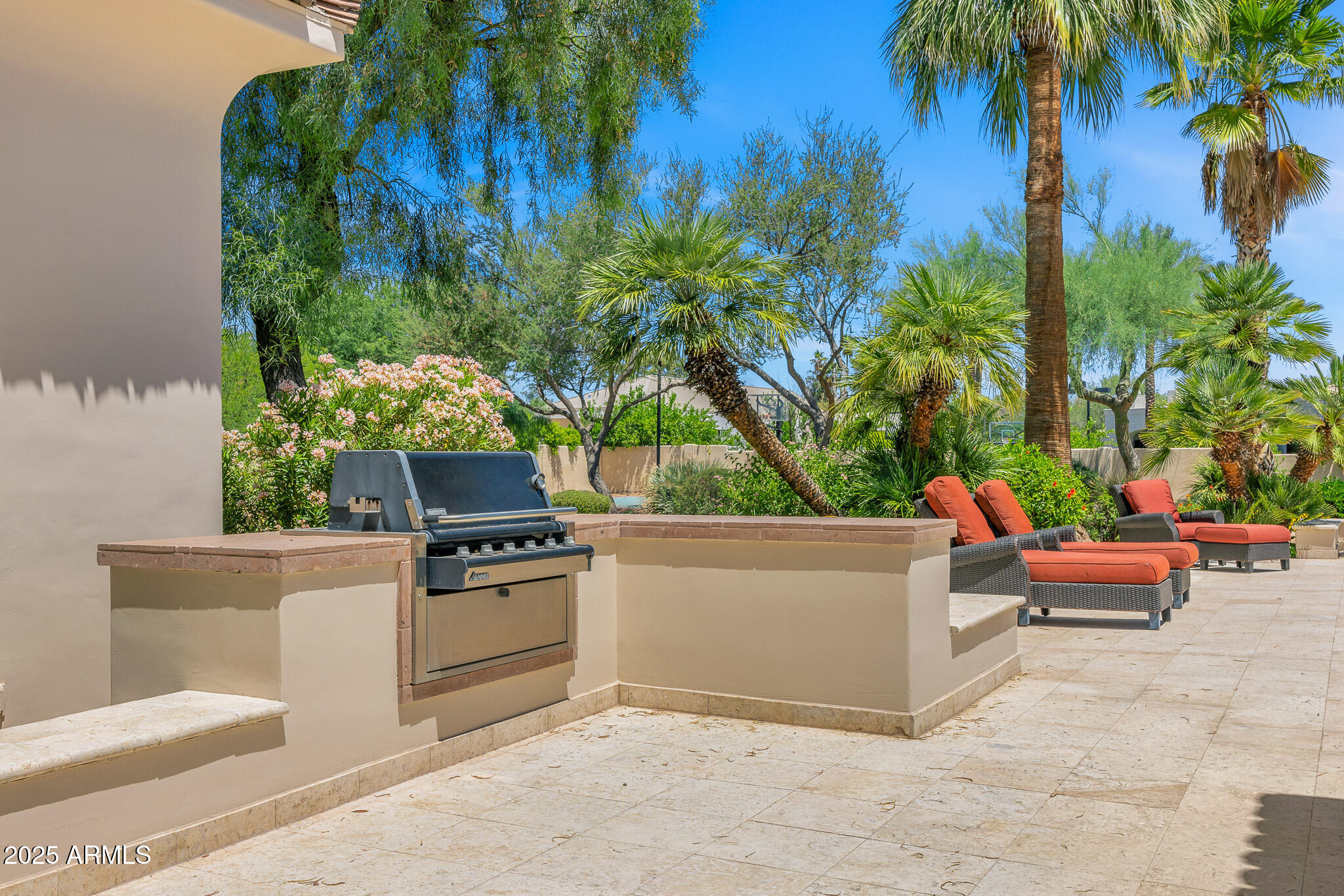 6908 E Hummingbird Lane