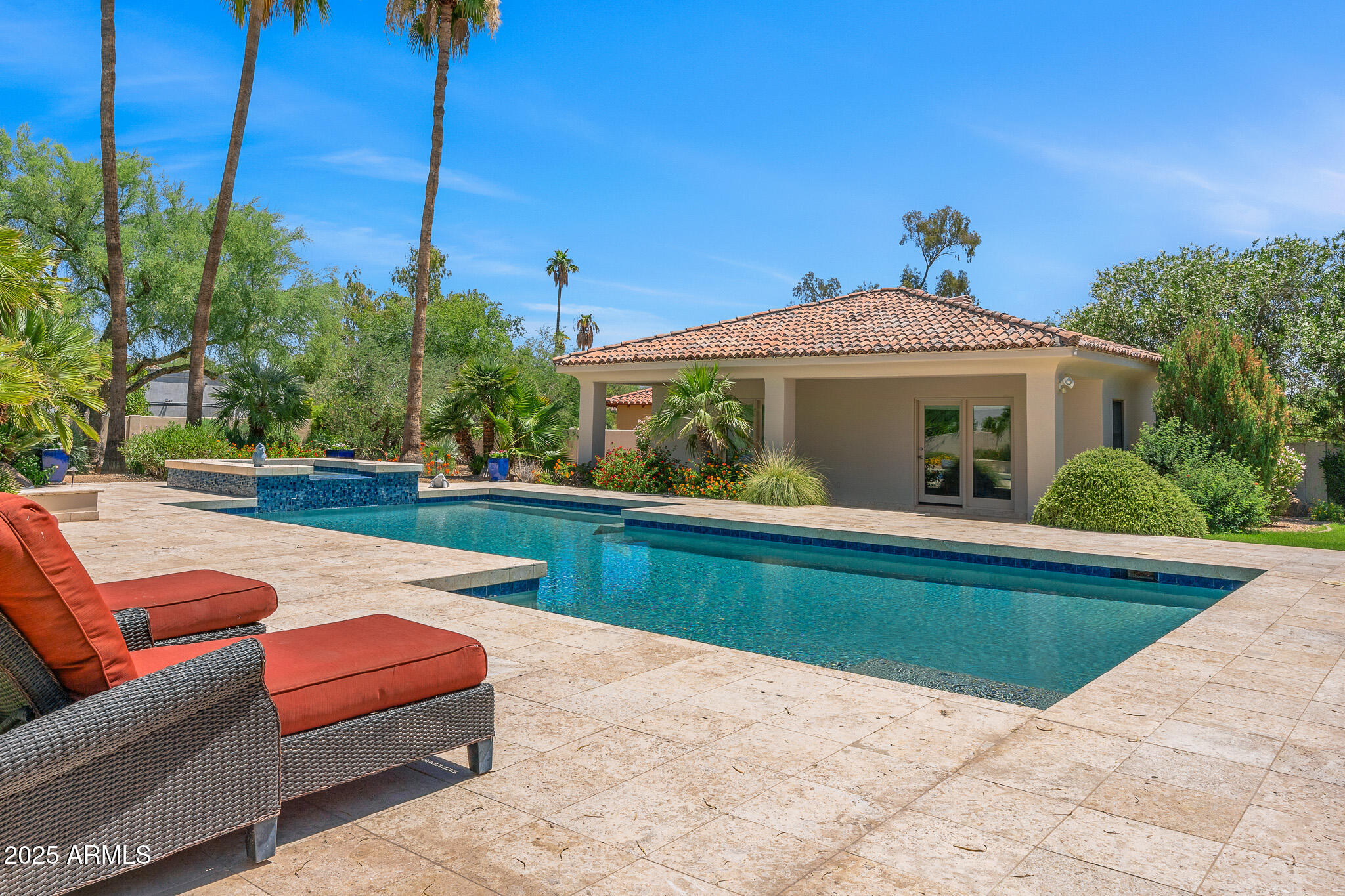 6908 E Hummingbird Lane