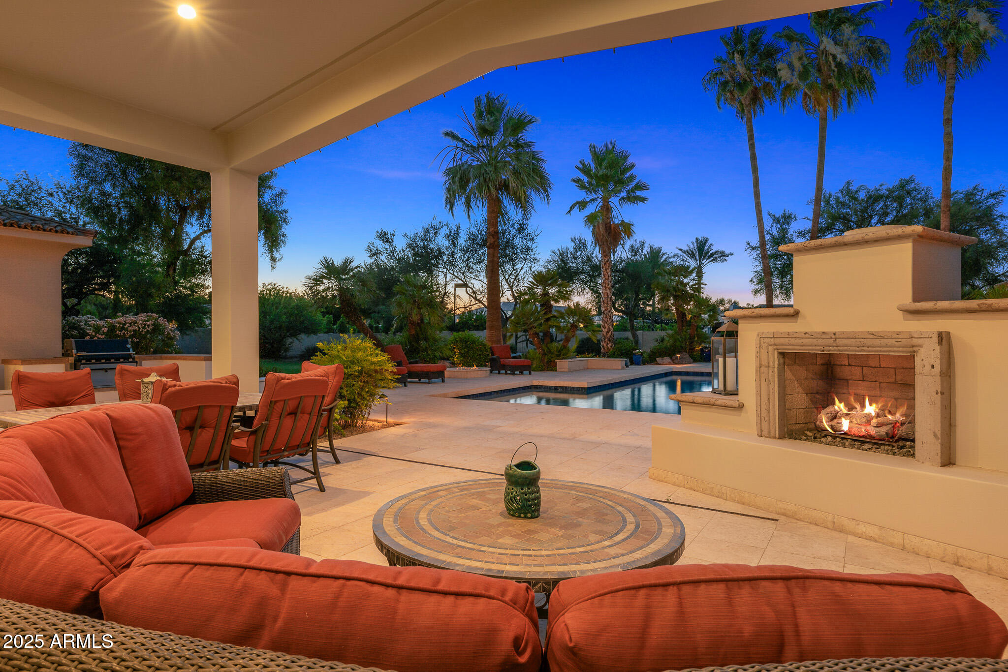 6908 E Hummingbird Lane
