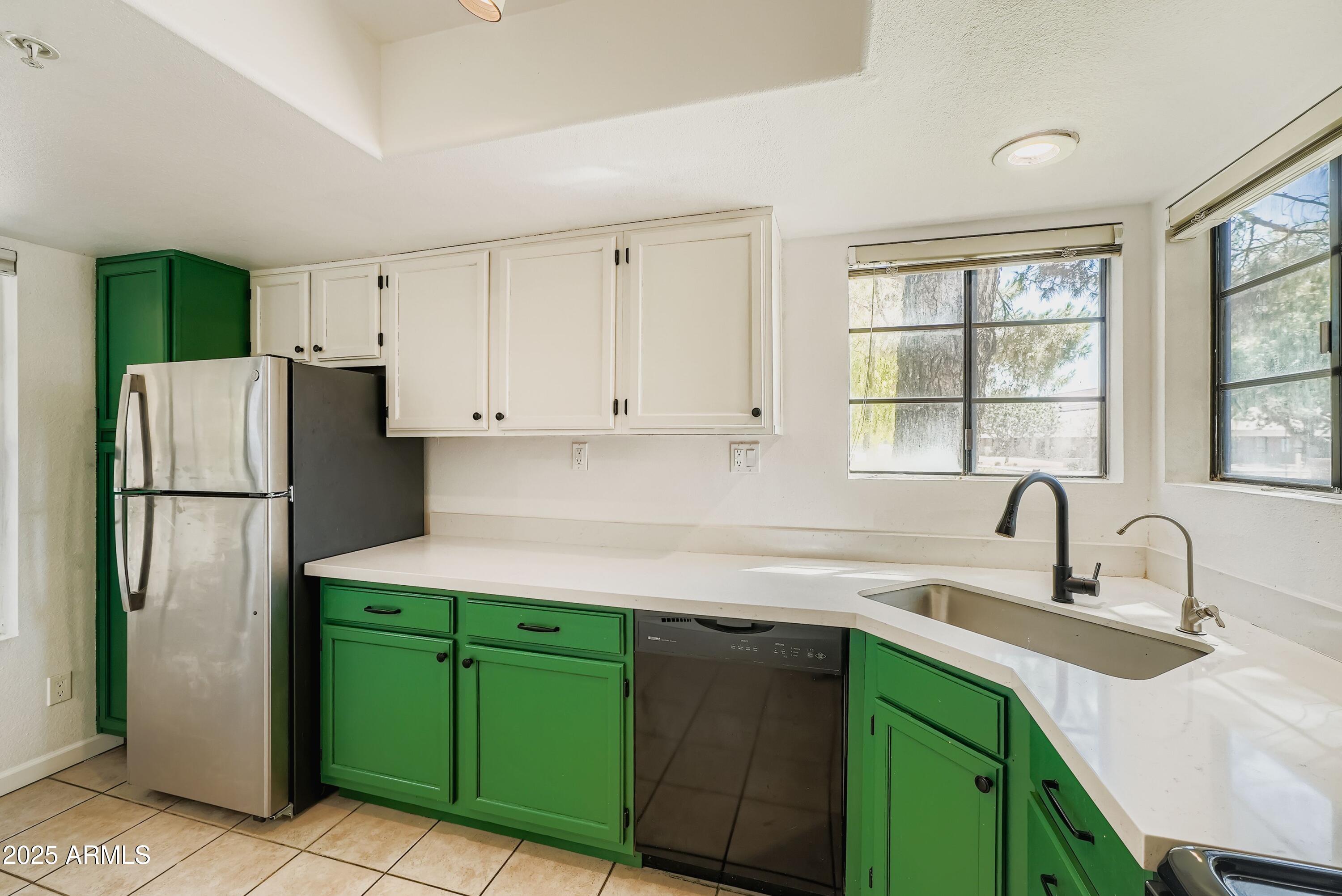 6885 E COCHISE Road, 105