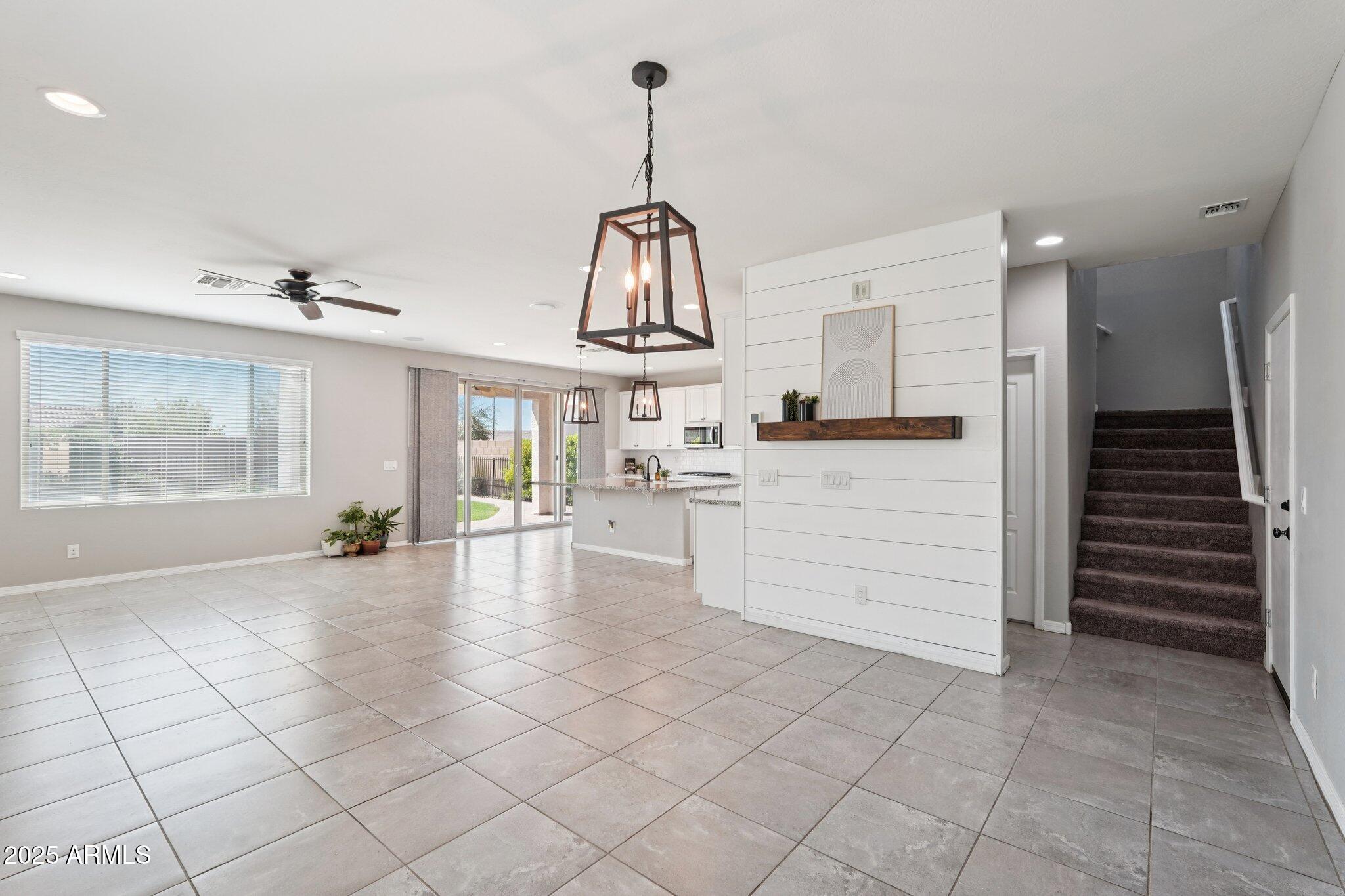 19797 W MONROE Street