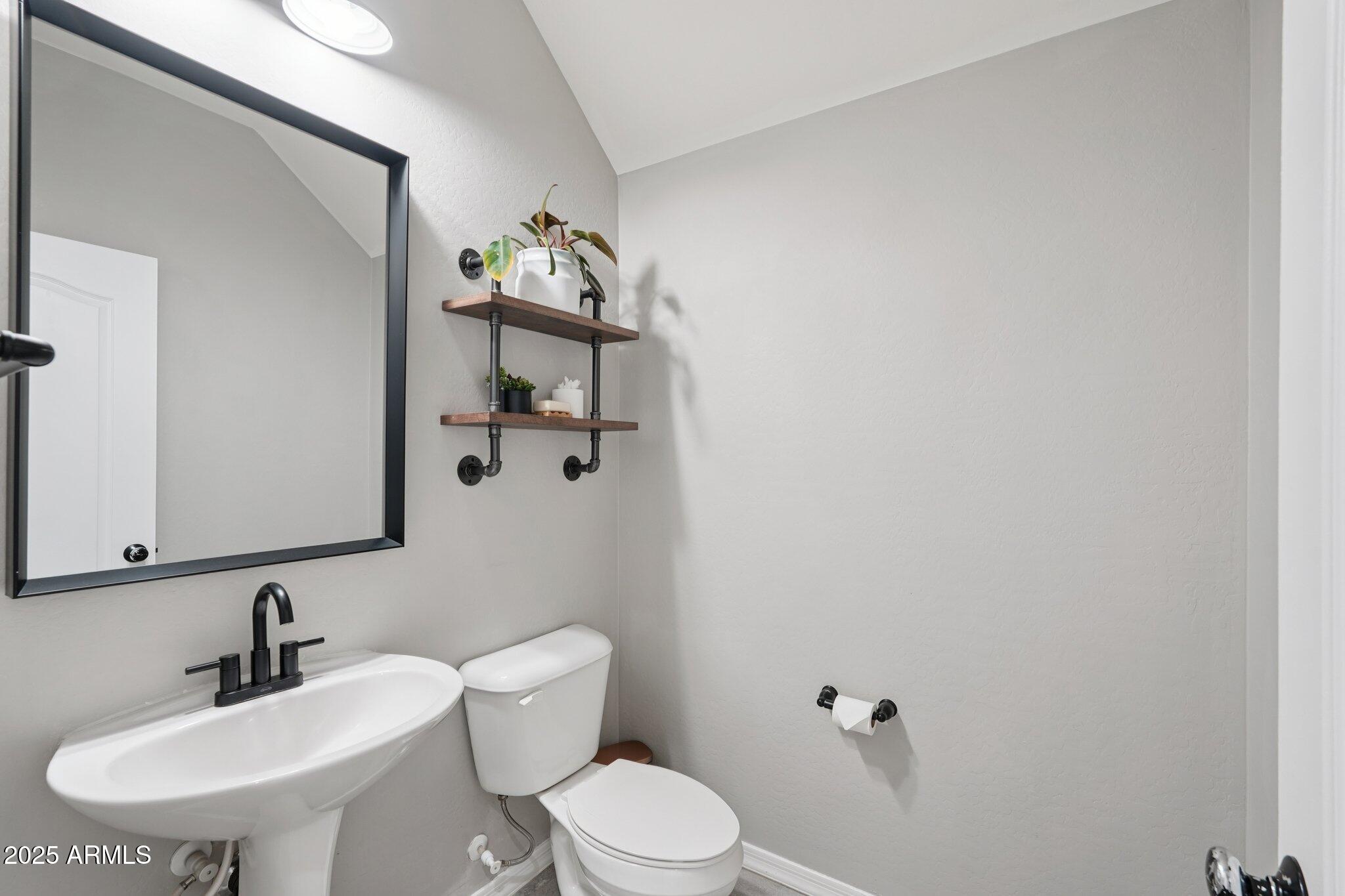 19797 W MONROE Street