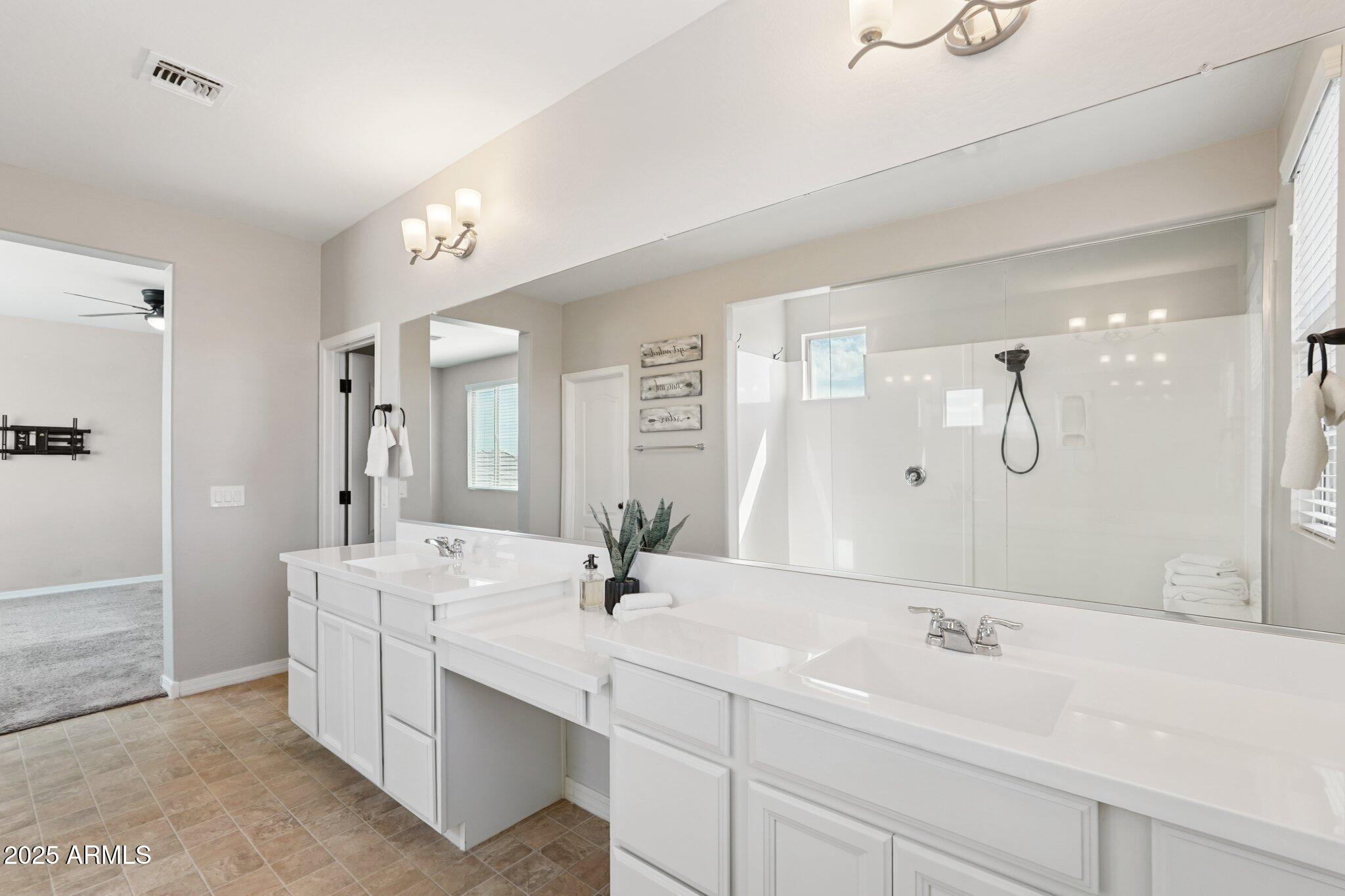 19797 W MONROE Street