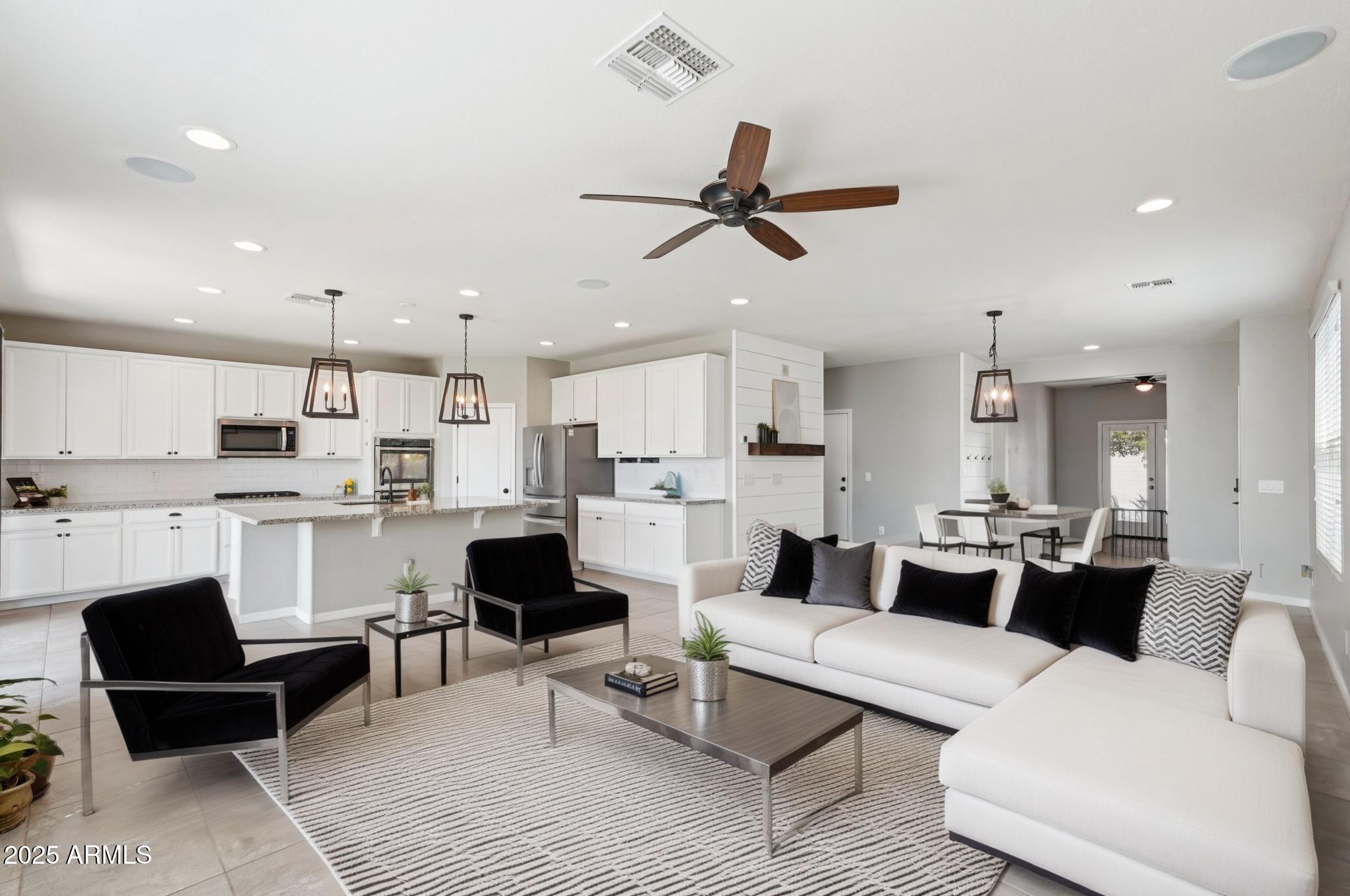 19797 W MONROE Street