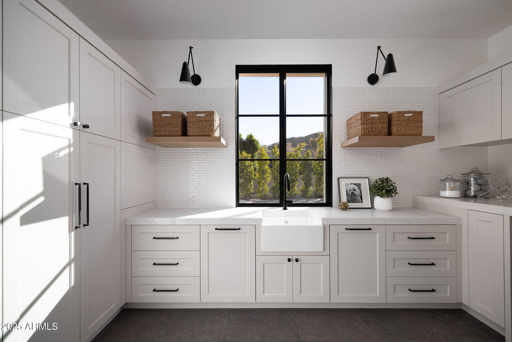 6512 E HUMMINGBIRD Lane