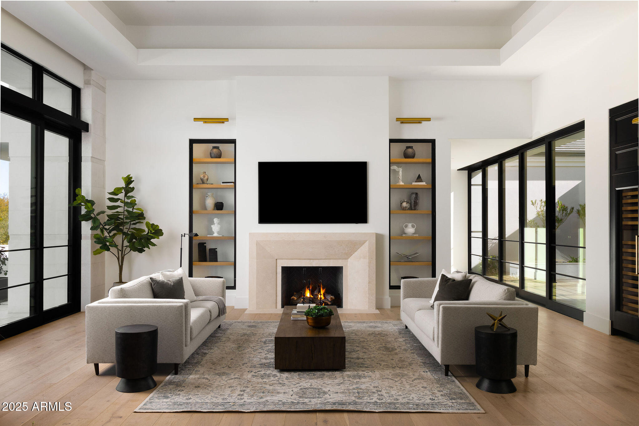 6512 E HUMMINGBIRD Lane