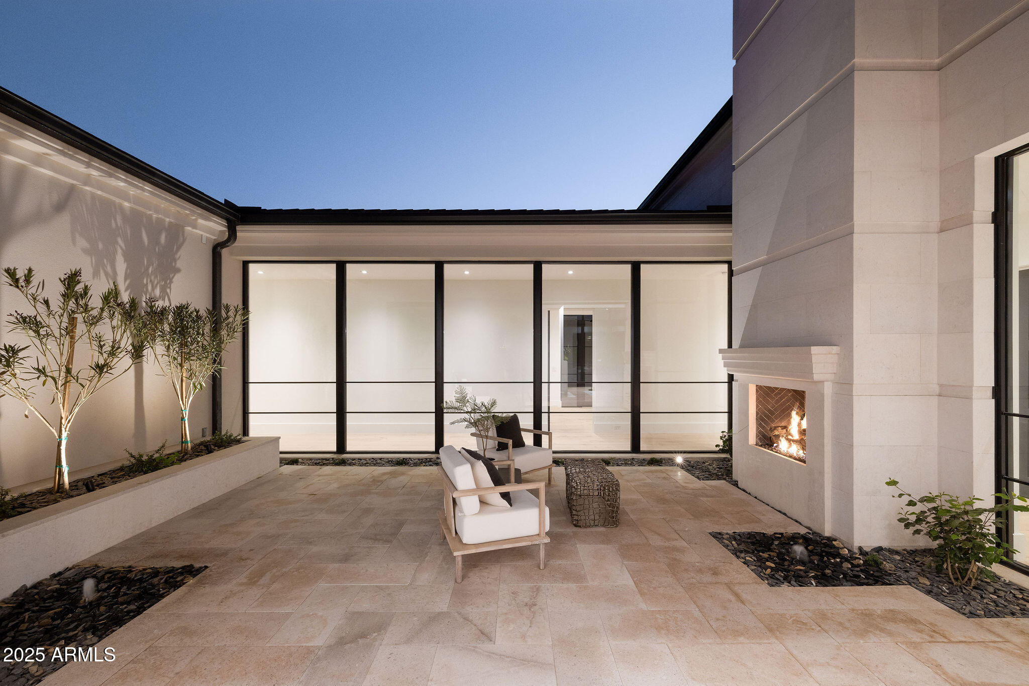 6512 E HUMMINGBIRD Lane