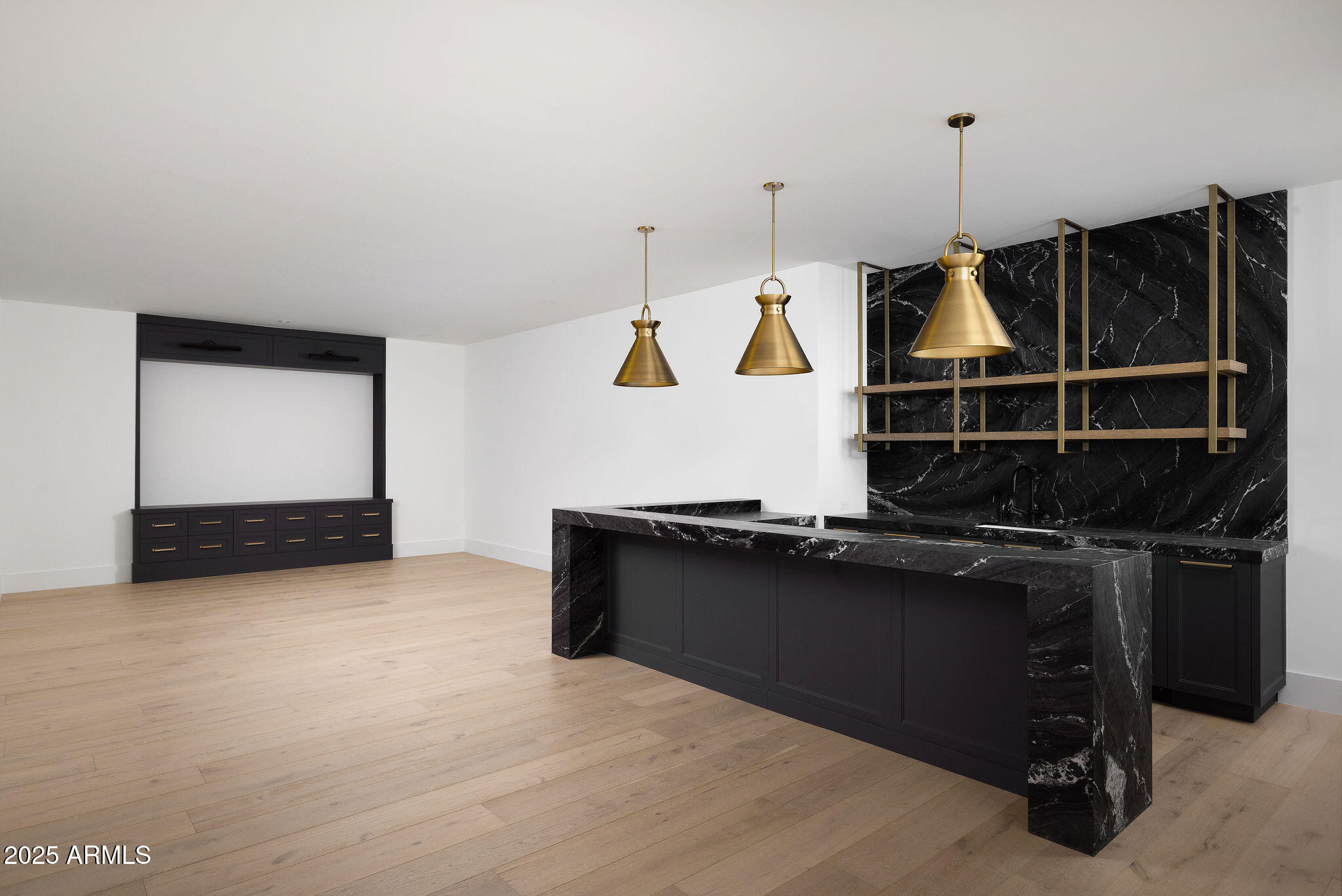 6512 E HUMMINGBIRD Lane