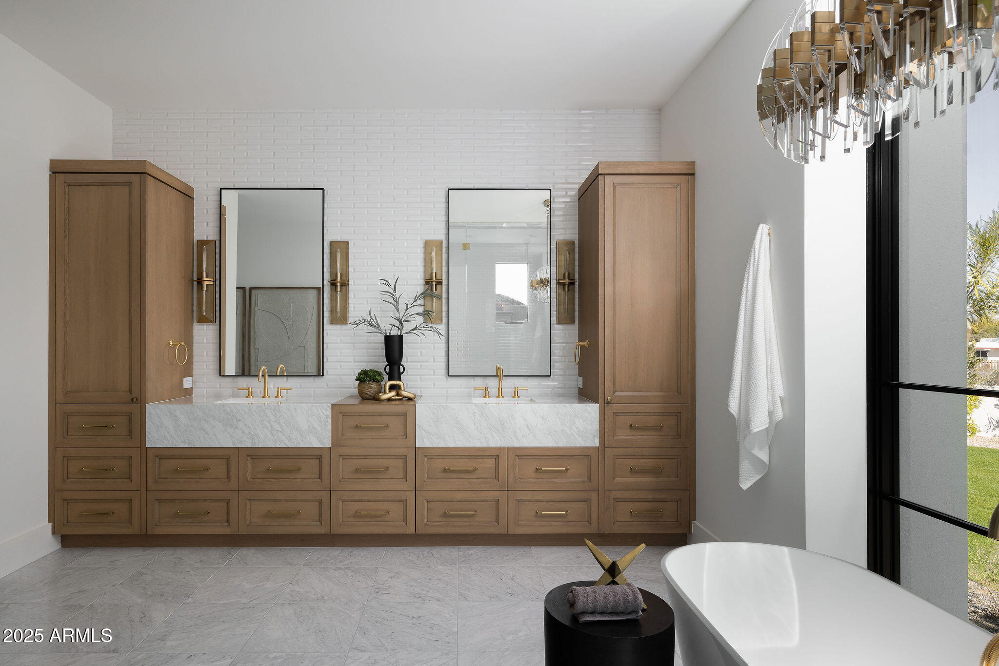 6512 E HUMMINGBIRD Lane