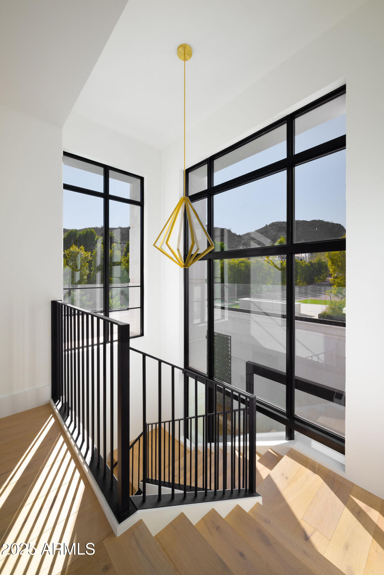 6512 E HUMMINGBIRD Lane