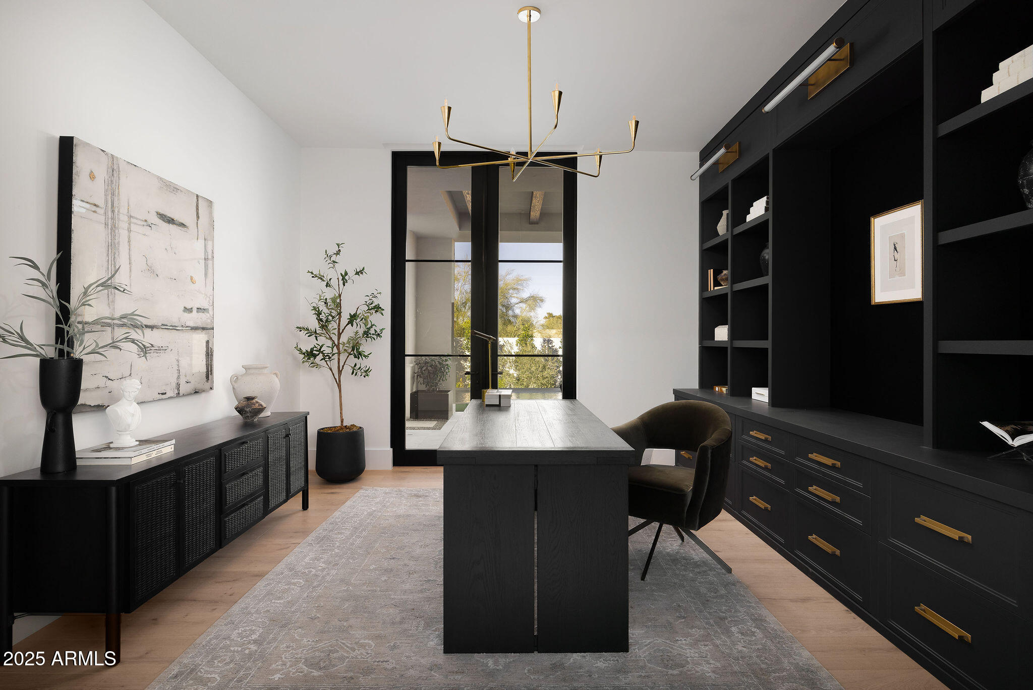 6512 E HUMMINGBIRD Lane