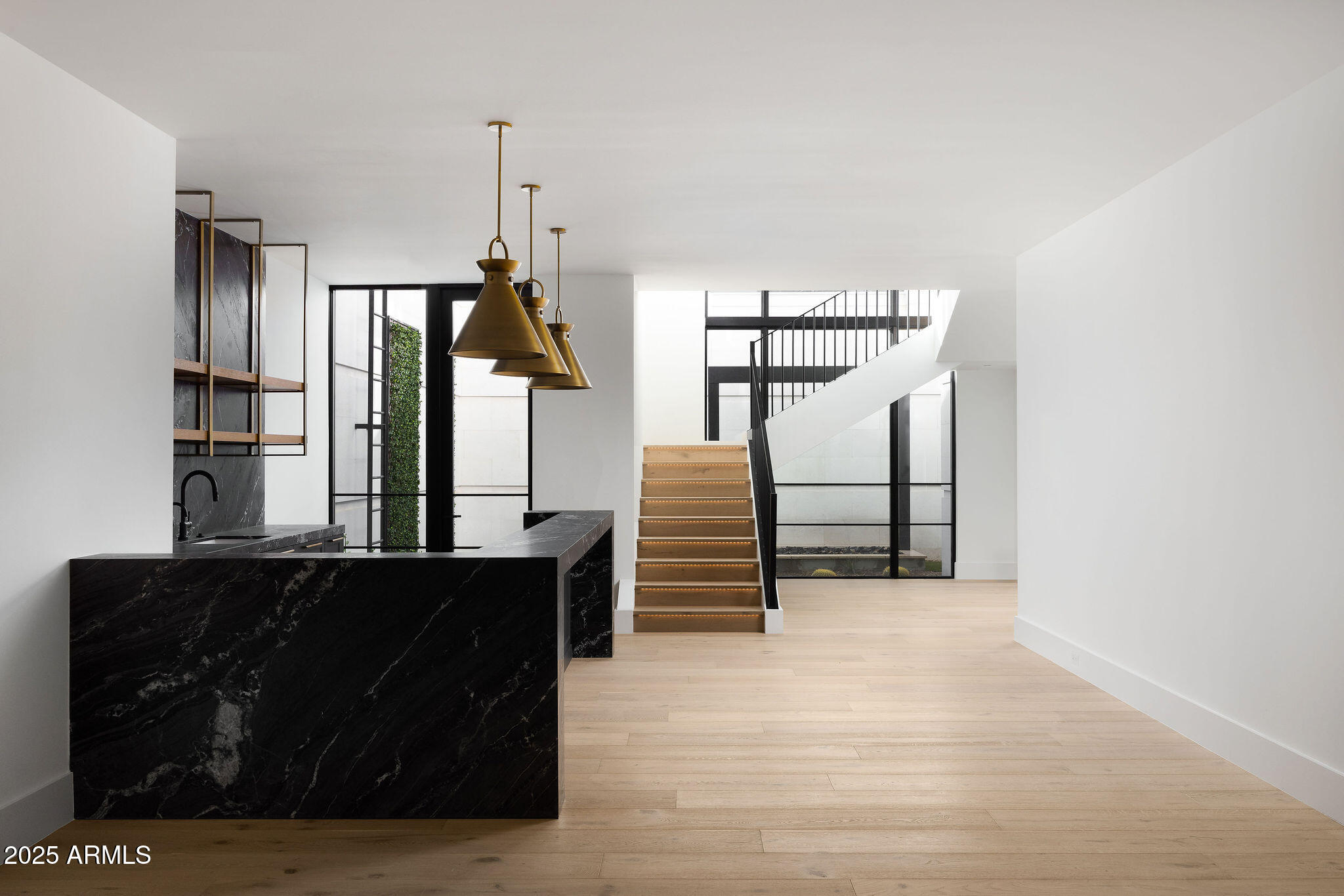 6512 E HUMMINGBIRD Lane