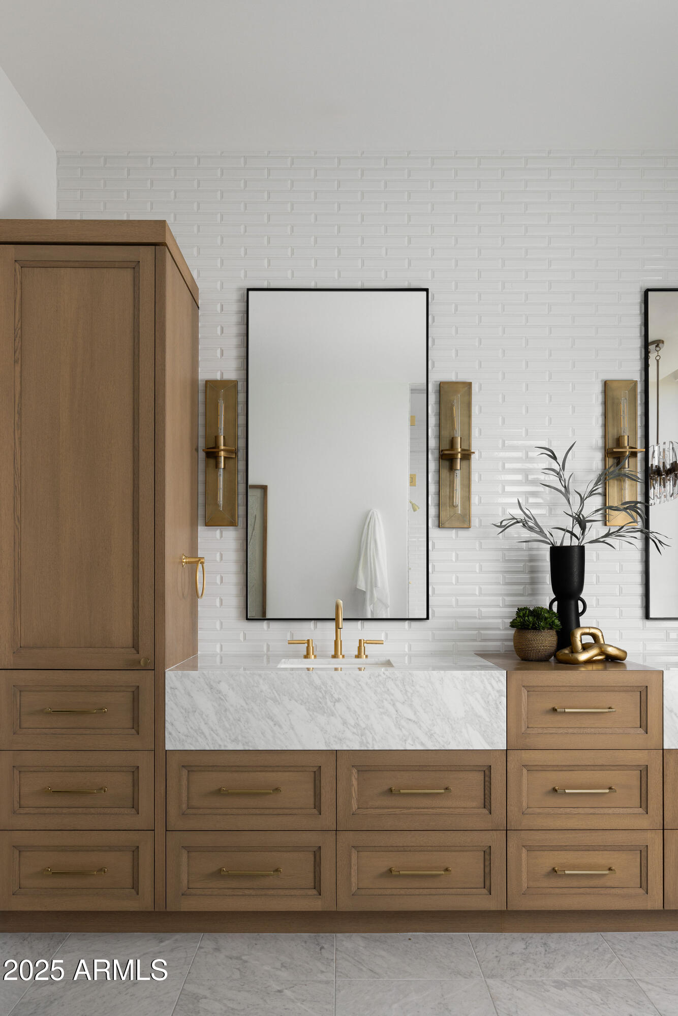 6512 E HUMMINGBIRD Lane