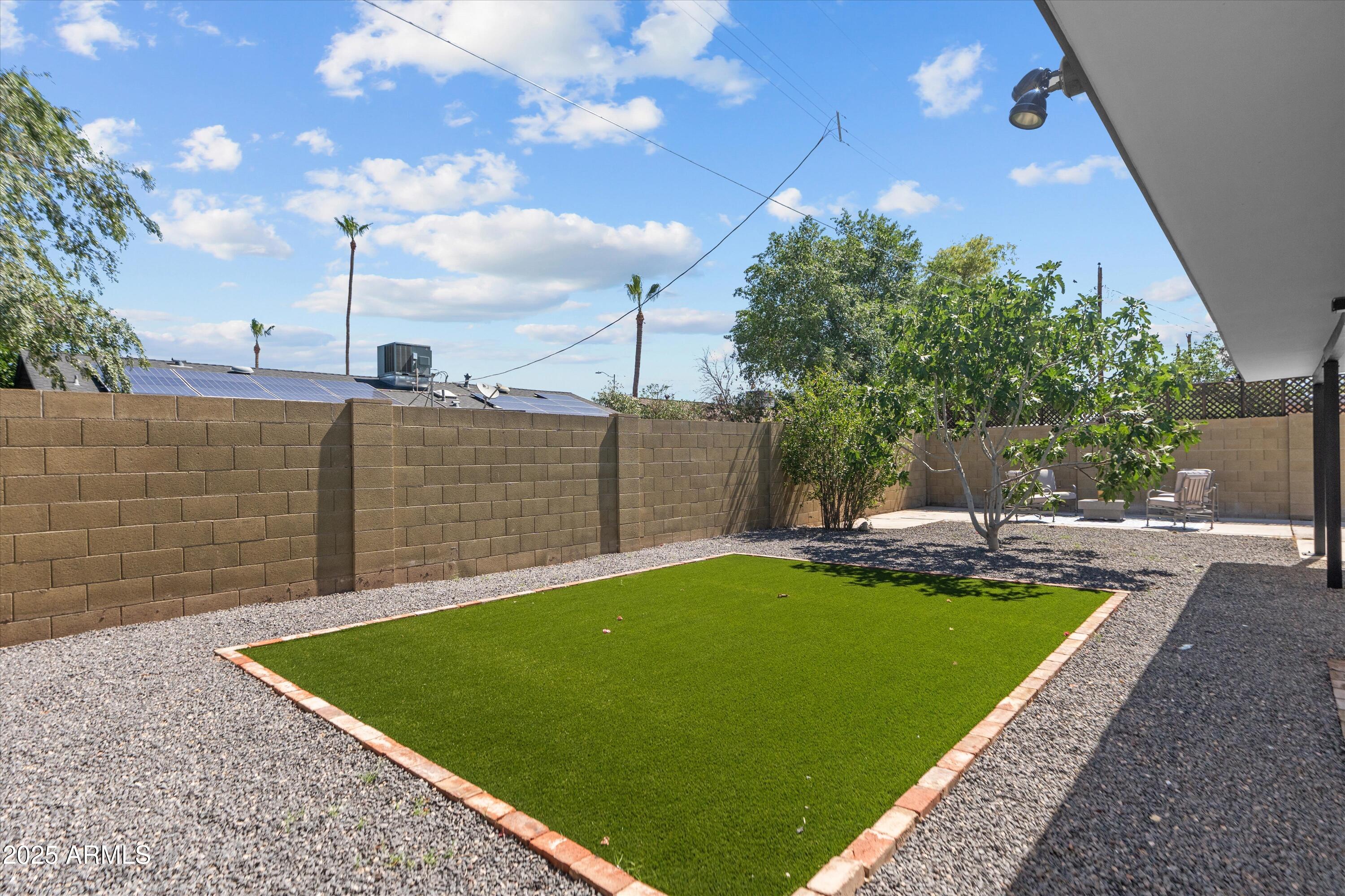 8732 E Arlington Road