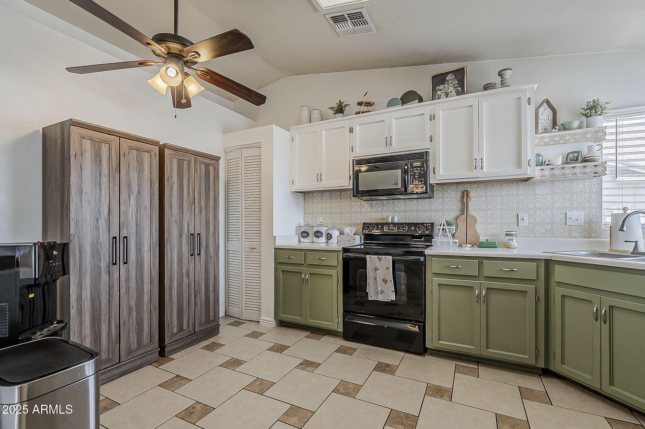 6330 E EVERGREEN Street