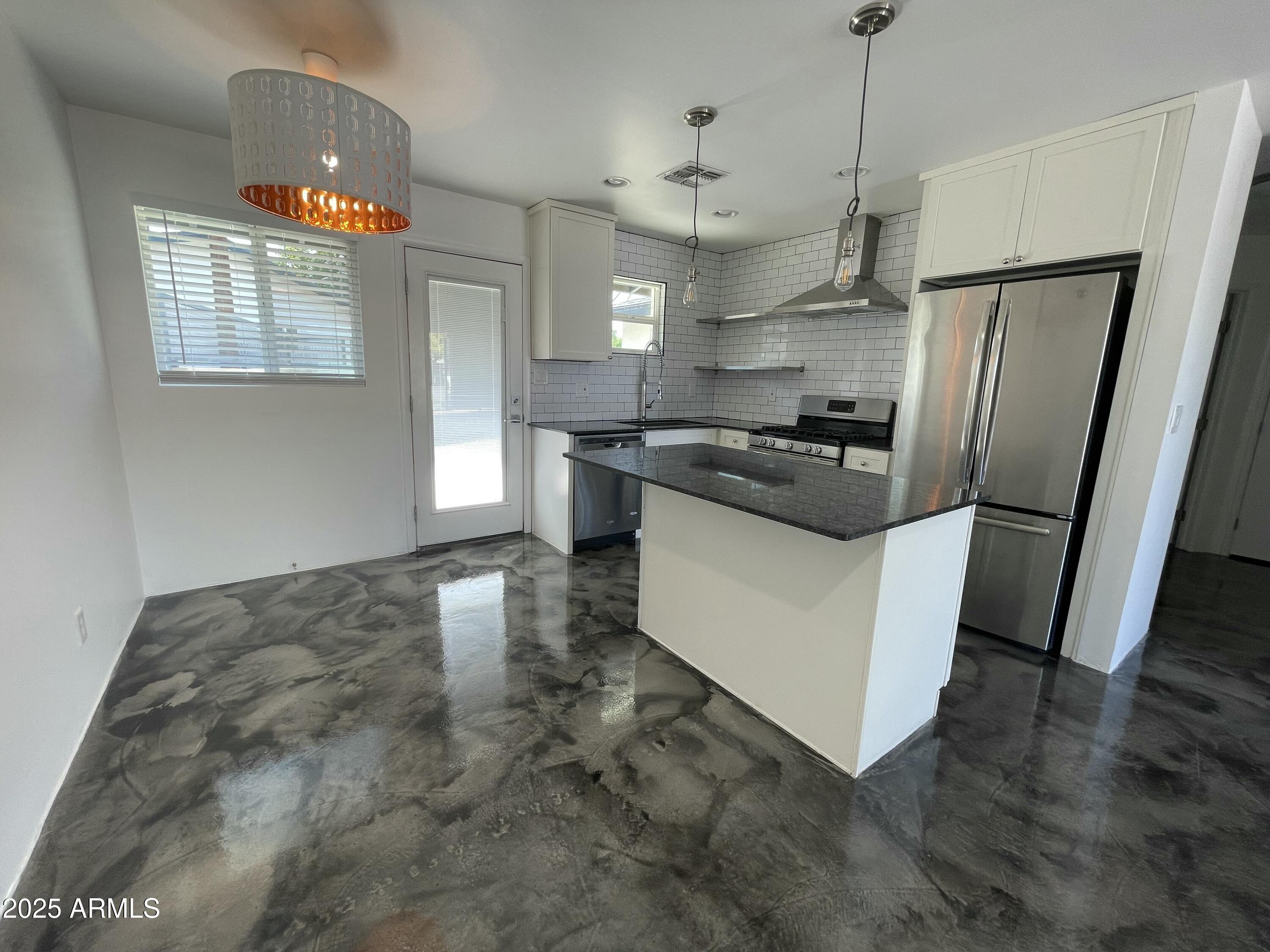 3416 N 37TH Street, 9