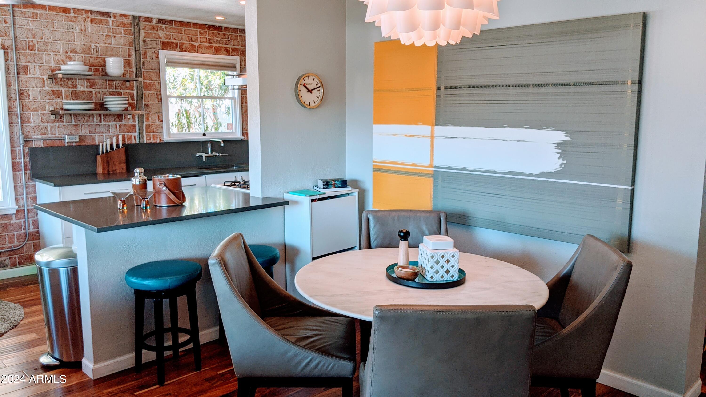 122 W PIERSON Street