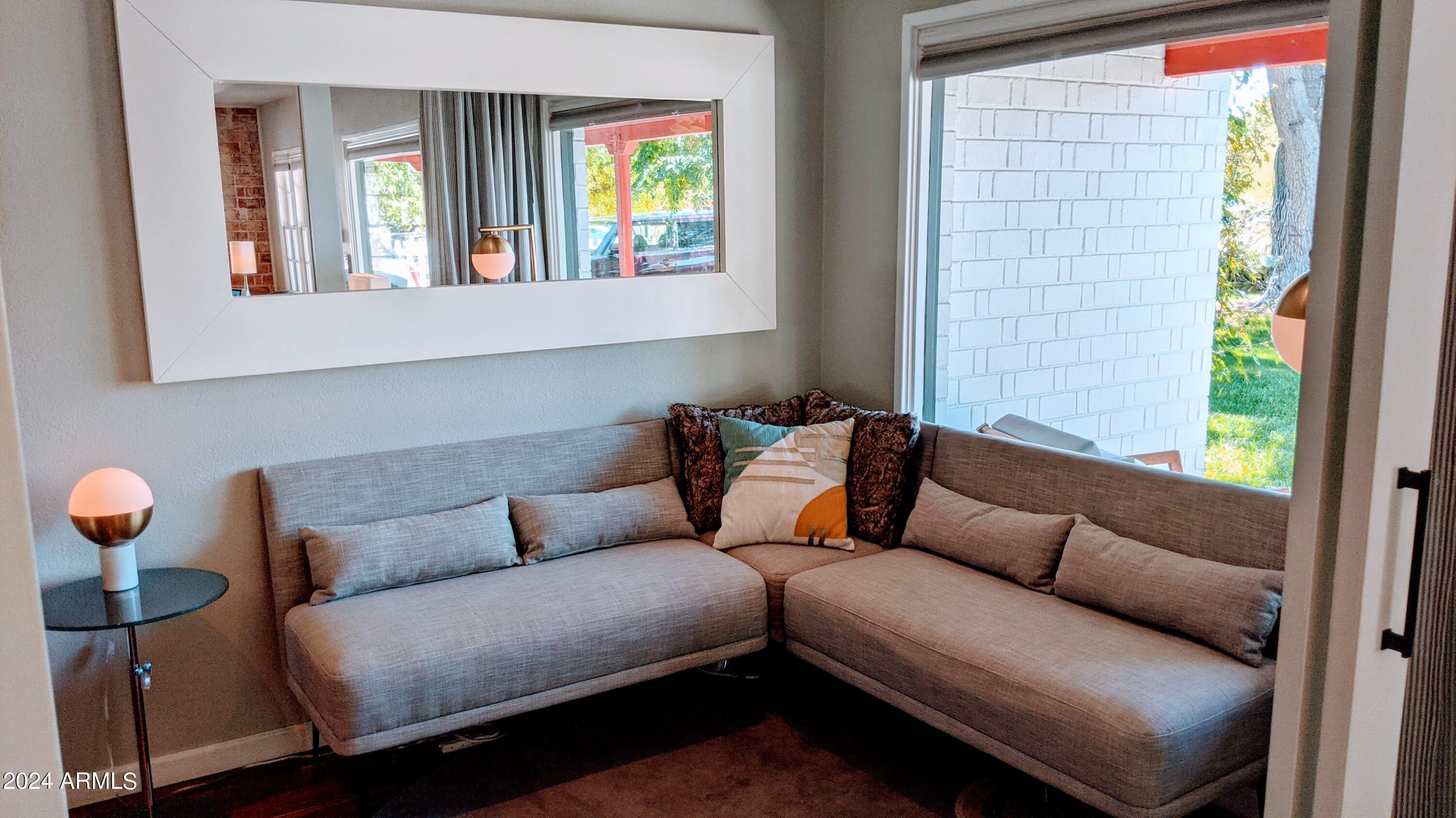 122 W PIERSON Street