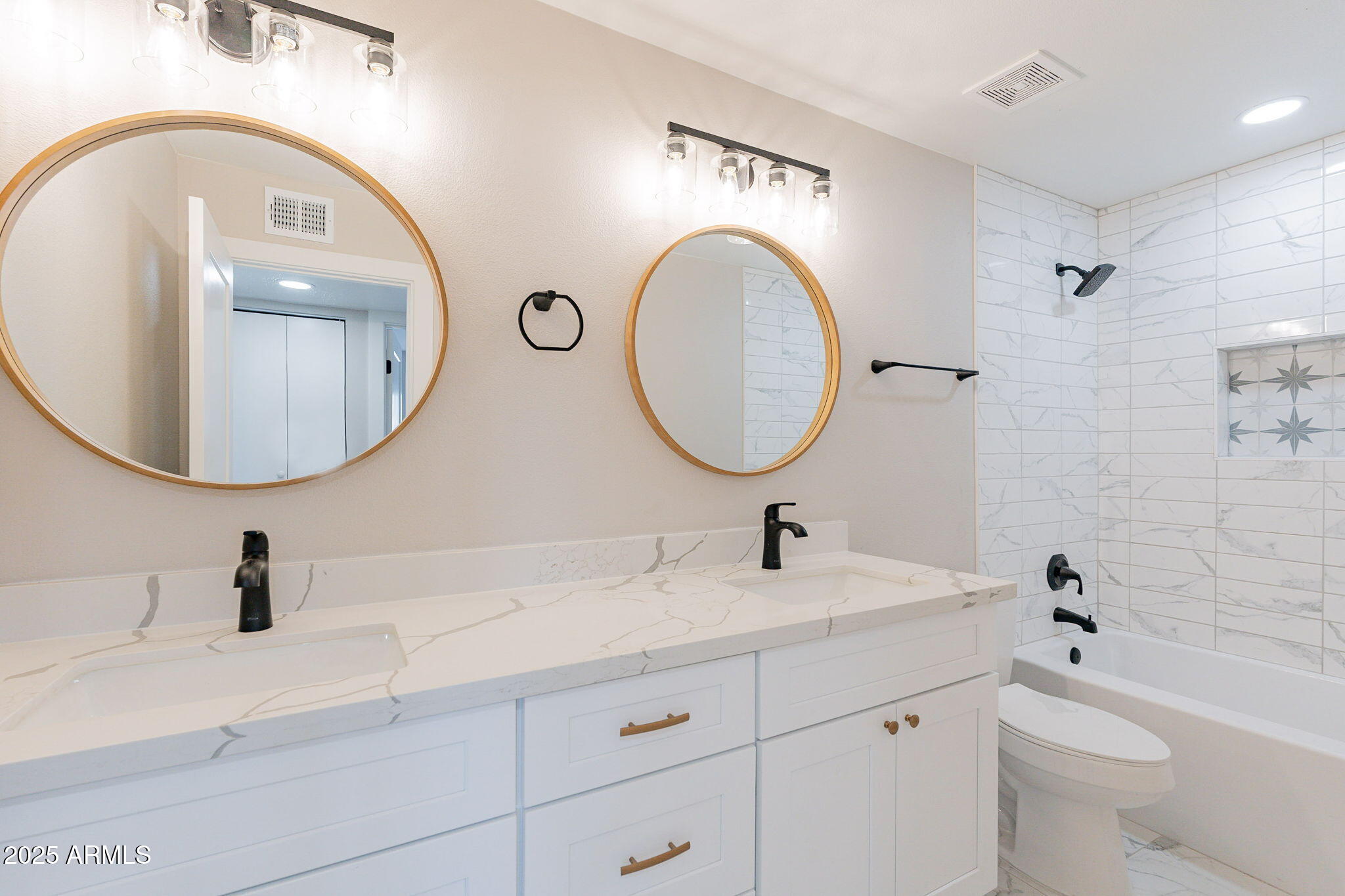 8202 E PICCADILLY Road