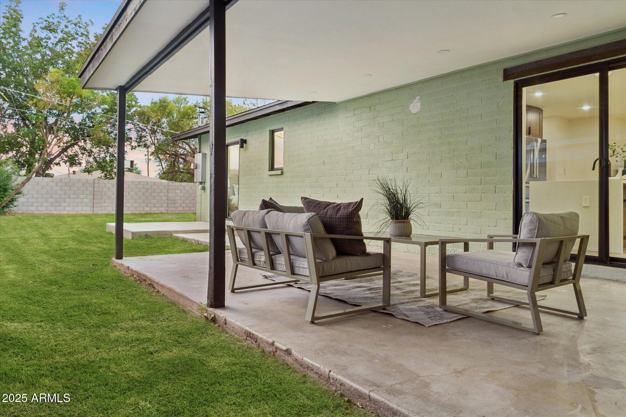 2423 E Flower Street