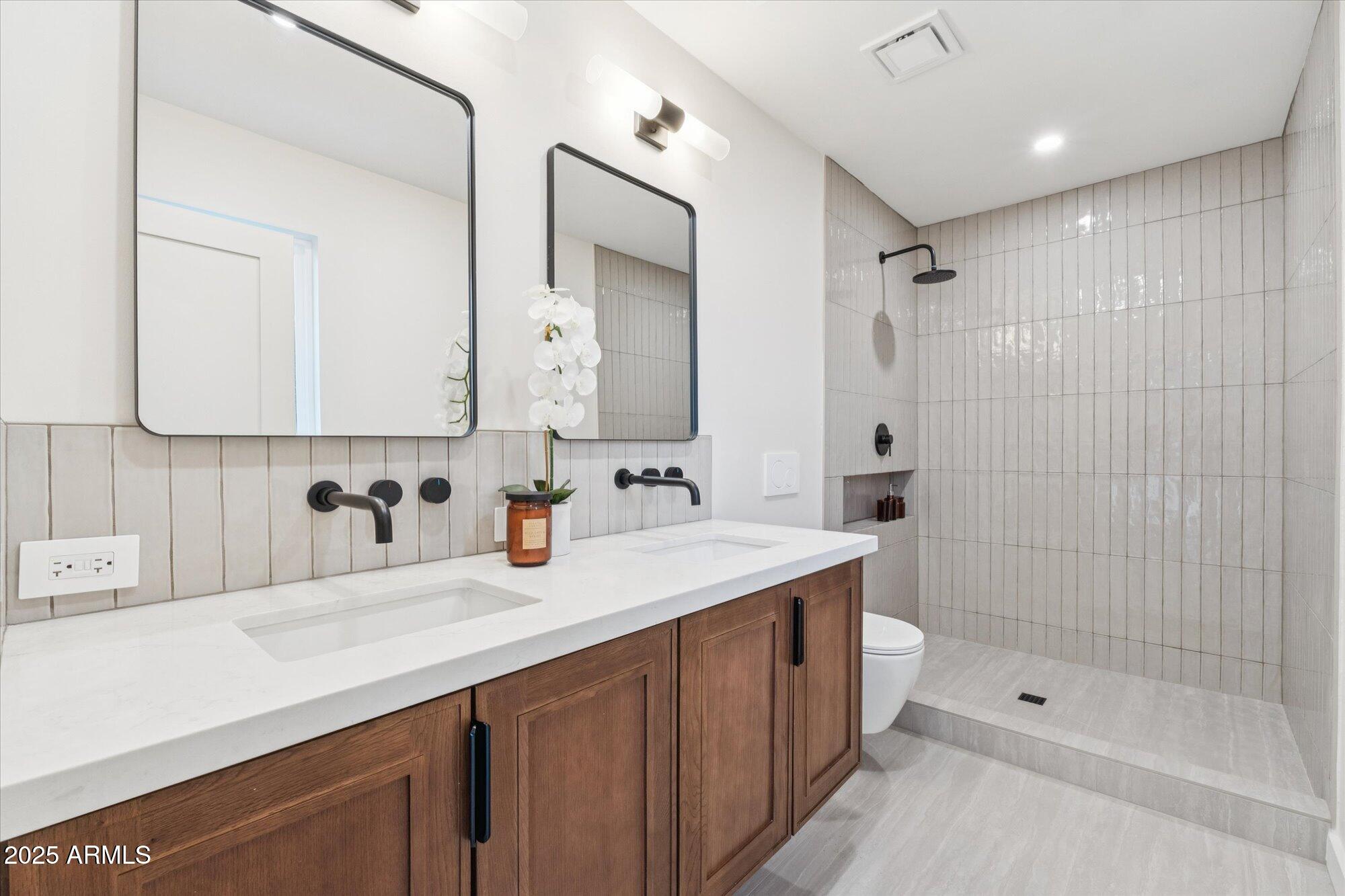 2423 E Flower Street