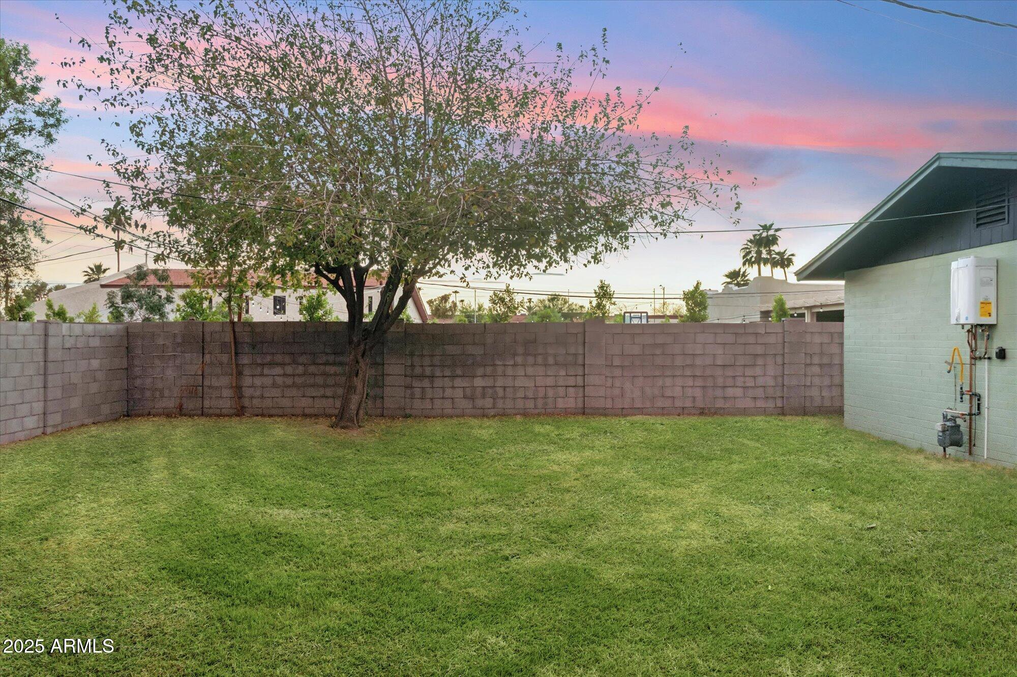 2423 E Flower Street