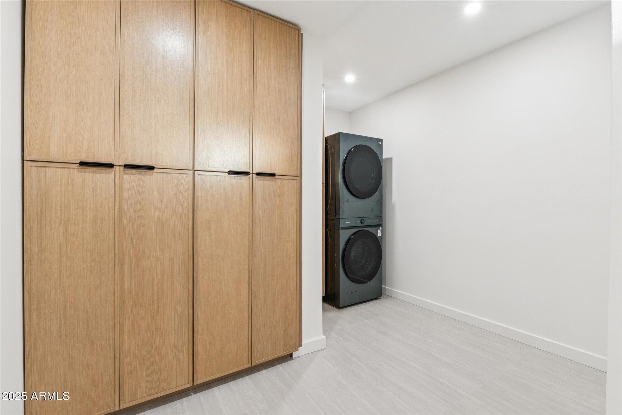 2423 E Flower Street