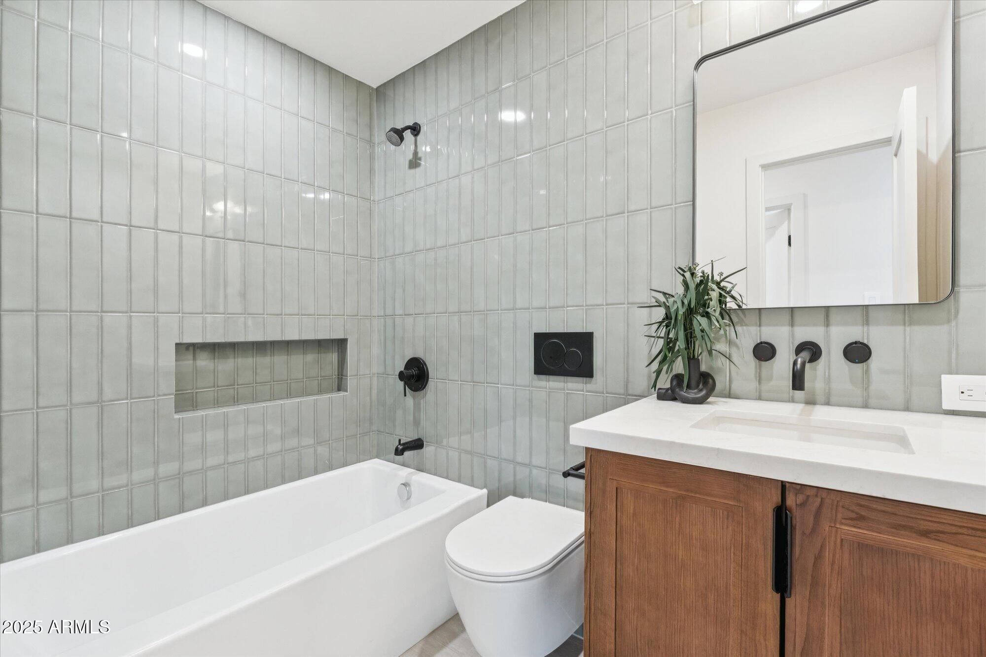 2423 E Flower Street