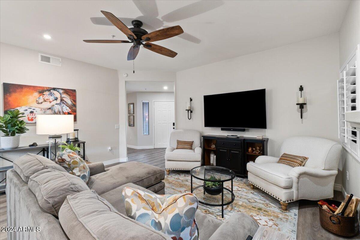 15050 N THOMPSON PEAK Parkway, 1040