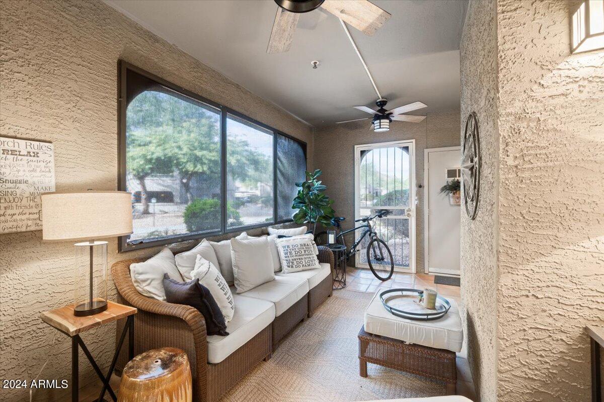 15050 N THOMPSON PEAK Parkway, 1040