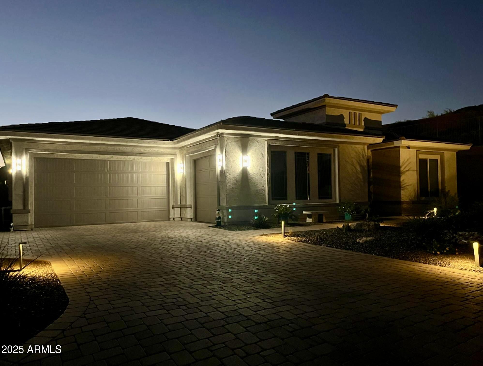 8528 W FALLEN LEAF Lane