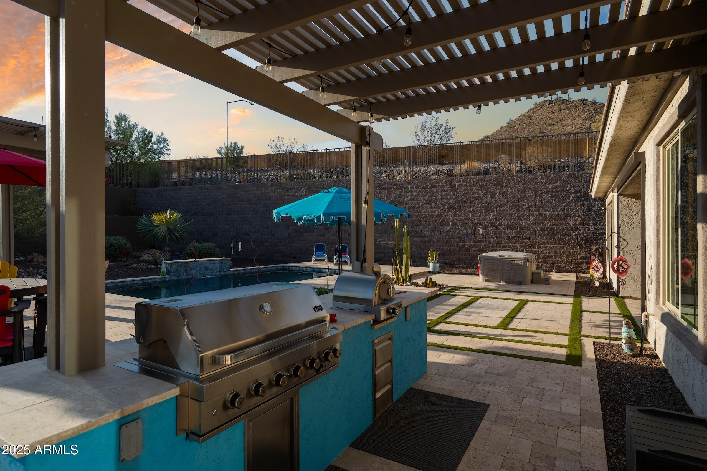 8528 W FALLEN LEAF Lane