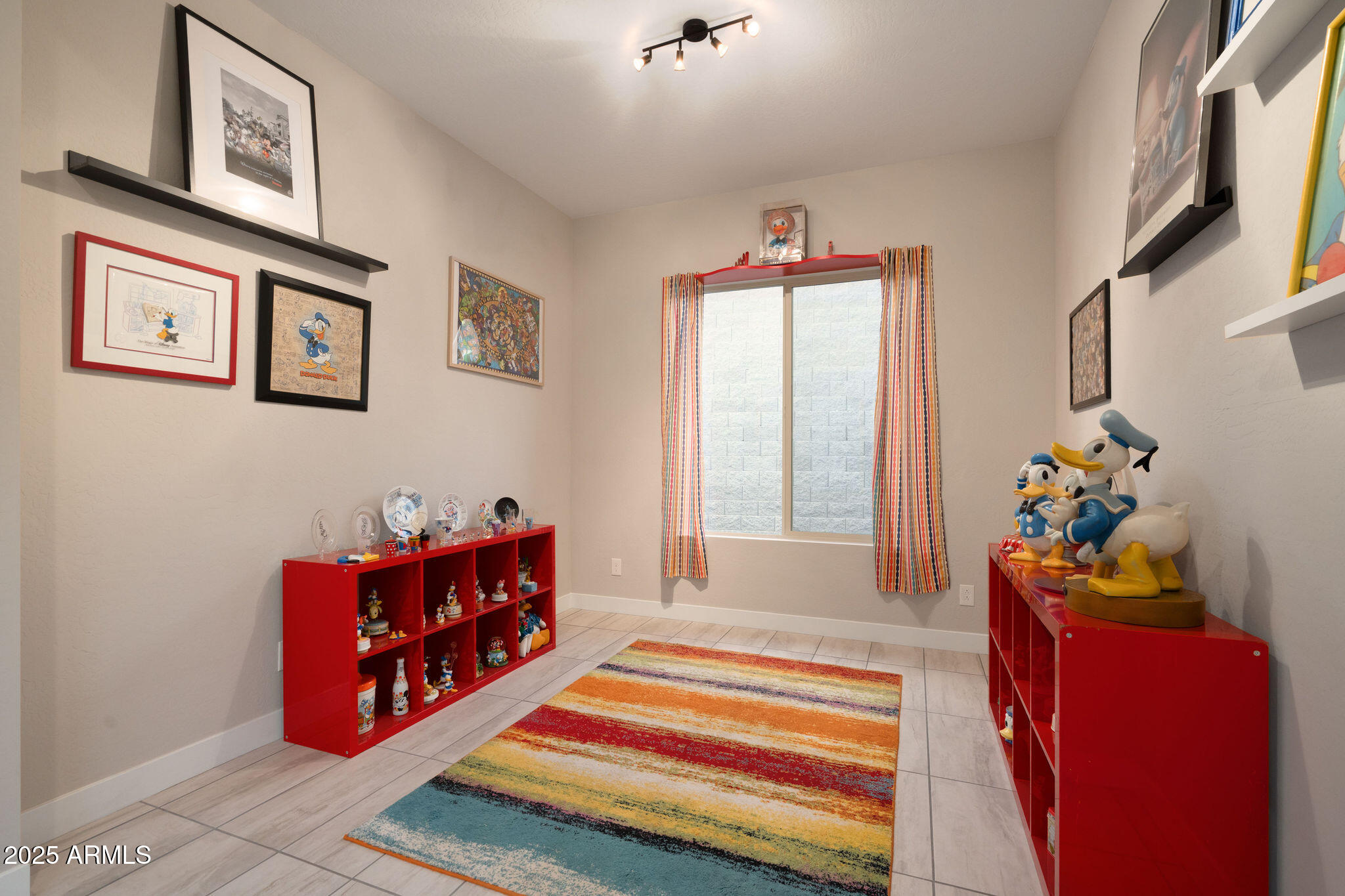 8528 W FALLEN LEAF Lane