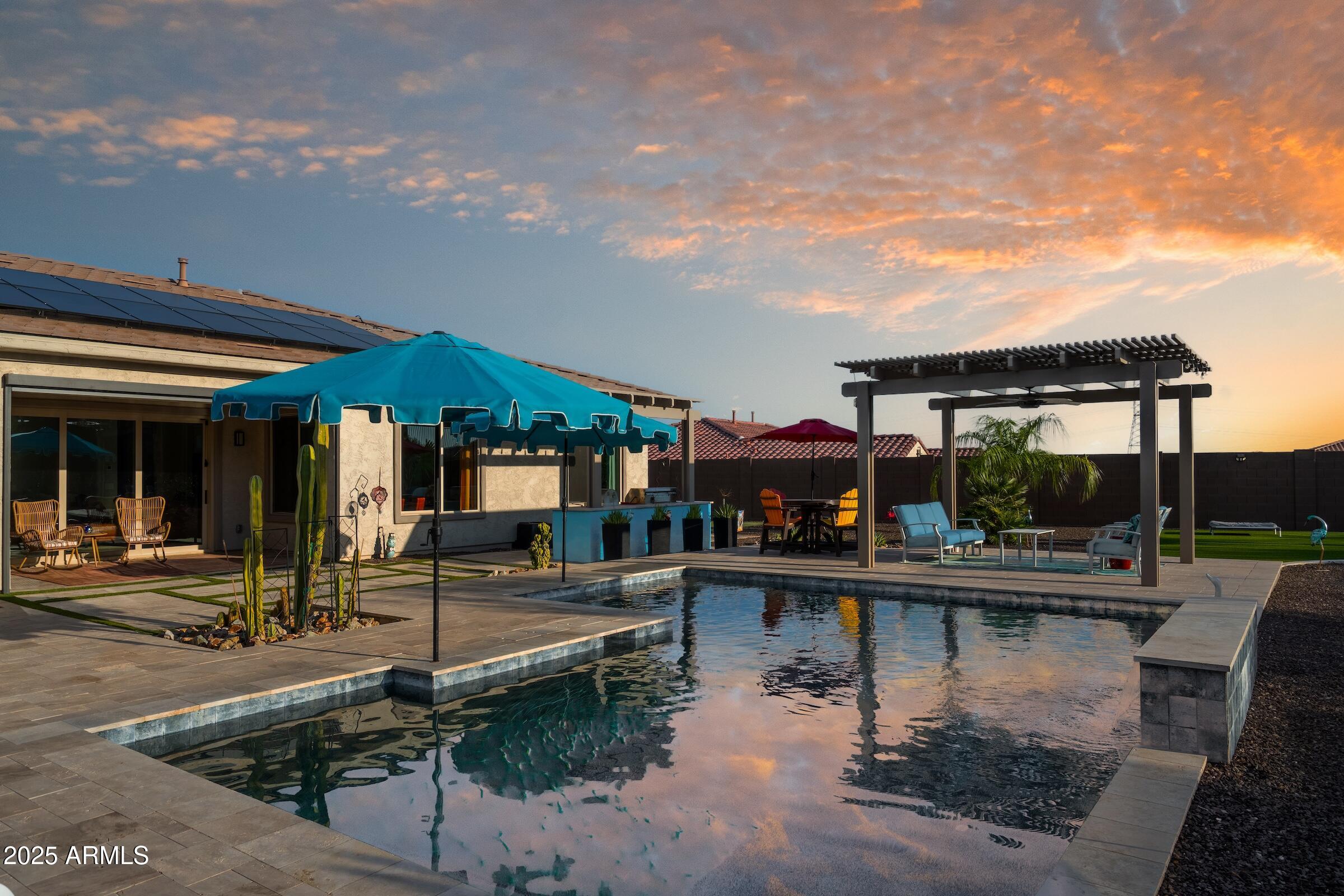 8528 W FALLEN LEAF Lane