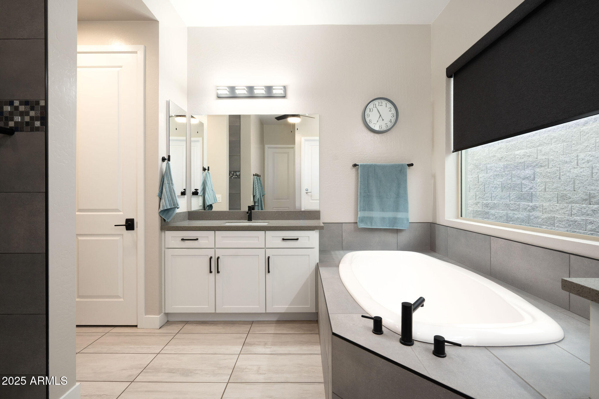 8528 W FALLEN LEAF Lane