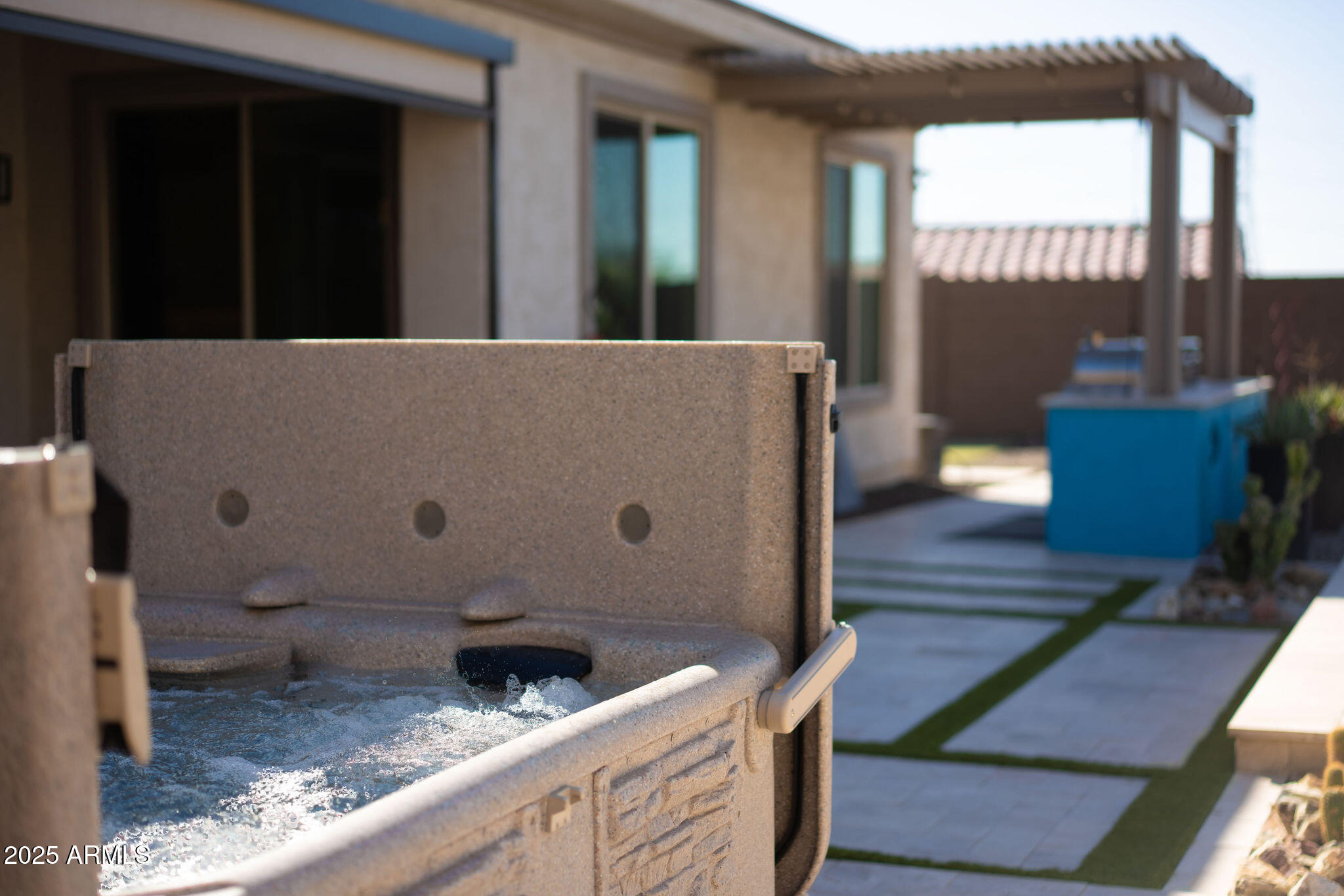 8528 W FALLEN LEAF Lane