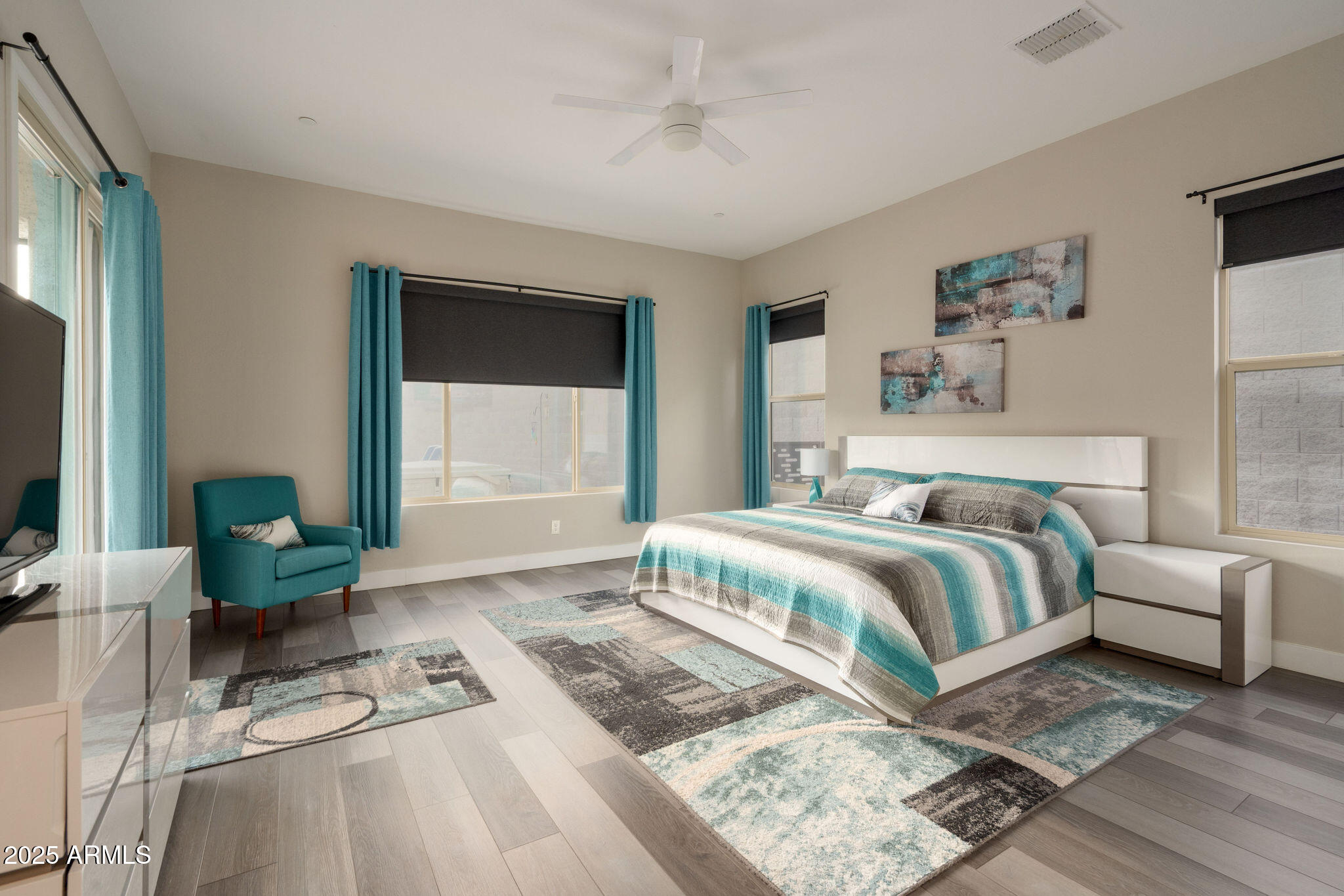 8528 W FALLEN LEAF Lane