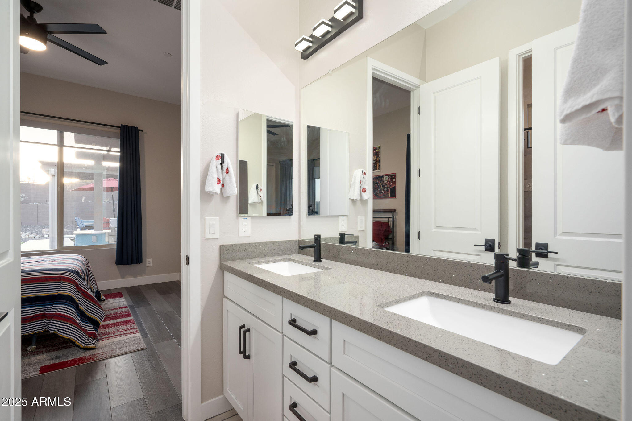 8528 W FALLEN LEAF Lane