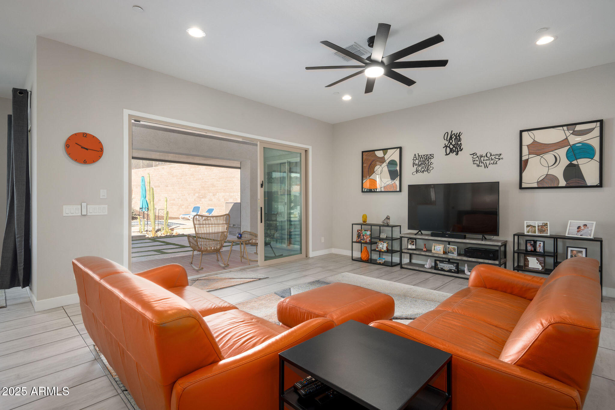 8528 W FALLEN LEAF Lane