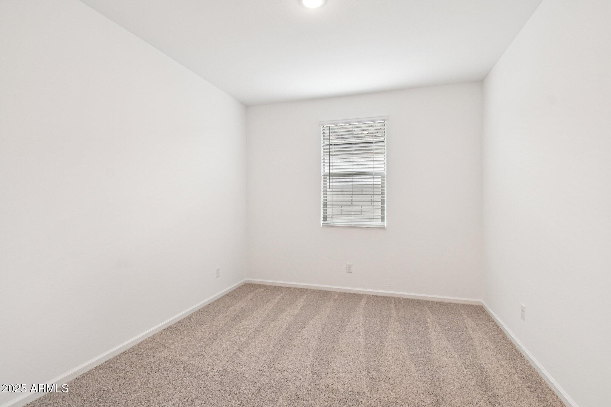 15792 W BERYL Avenue