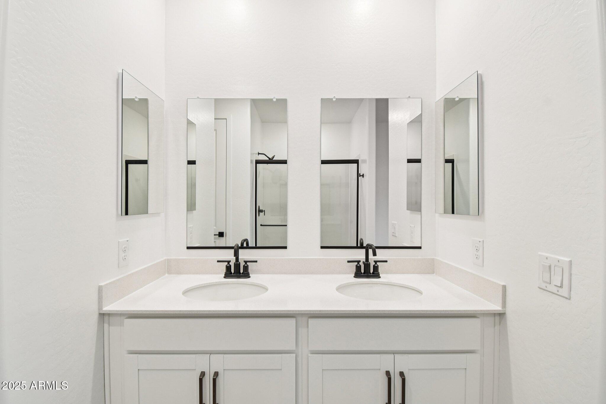 15792 W BERYL Avenue